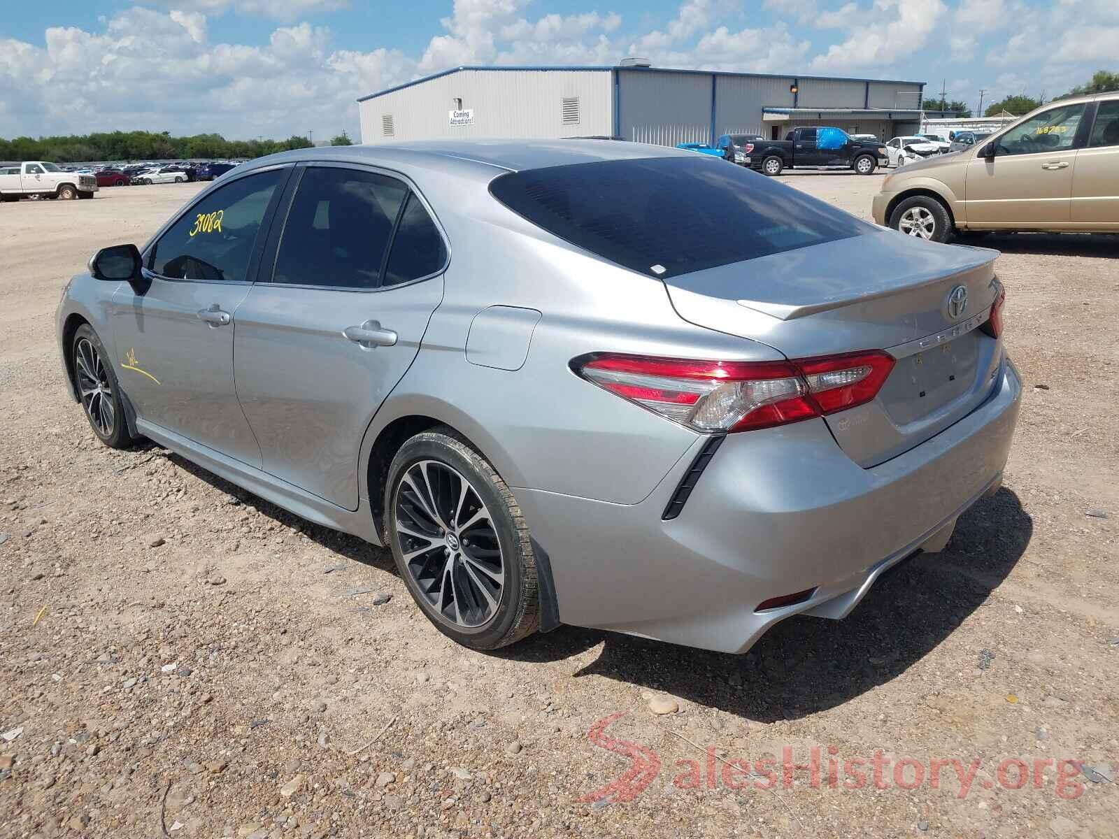 4T1B11HK4JU054490 2018 TOYOTA CAMRY