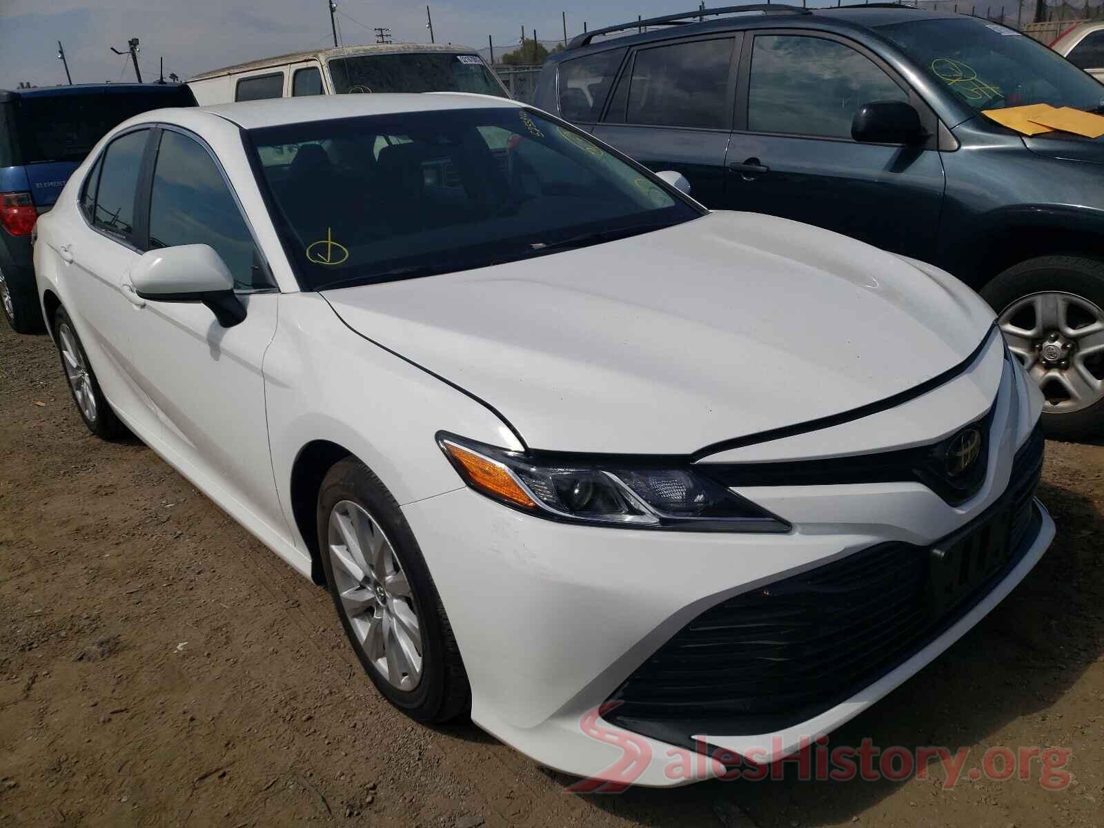 4T1B11HK8JU145715 2018 TOYOTA CAMRY