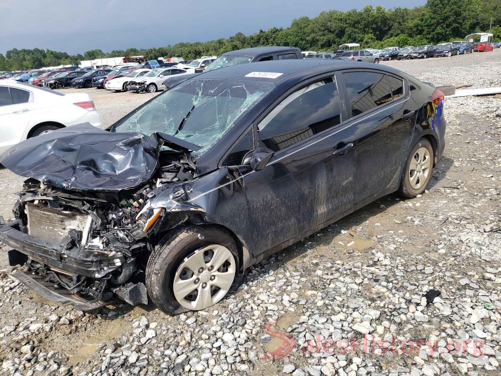 3KPFK4A75JE213302 2018 KIA FORTE