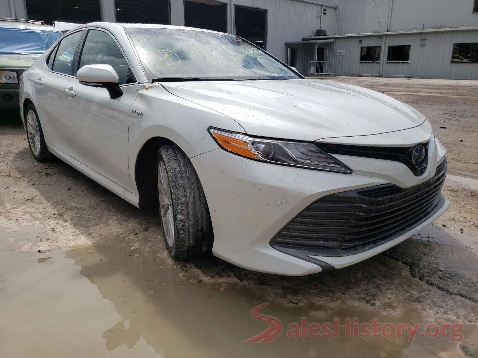 4T1B21HK3JU008176 2018 TOYOTA CAMRY