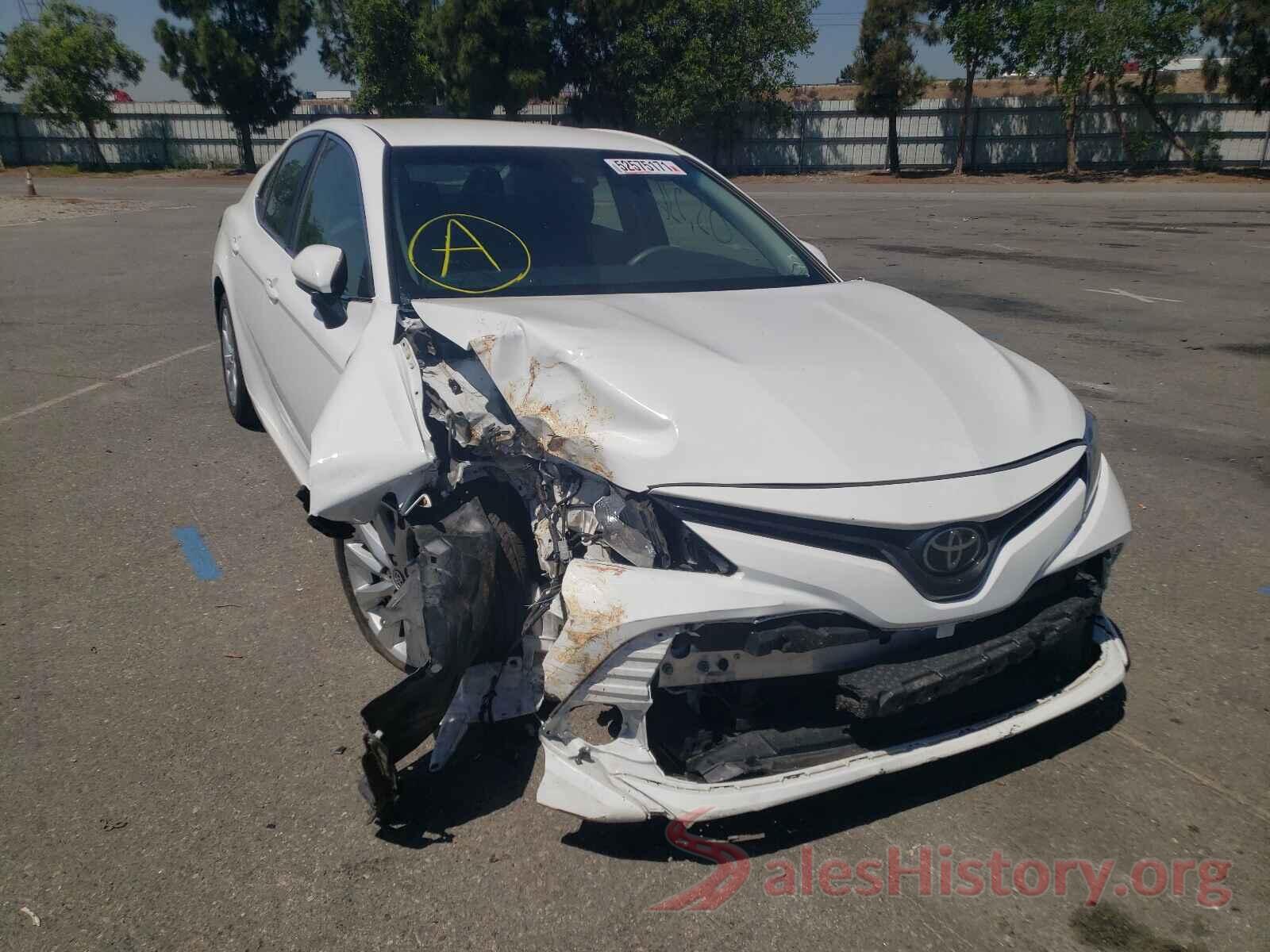 4T1B11HK2JU067514 2018 TOYOTA CAMRY