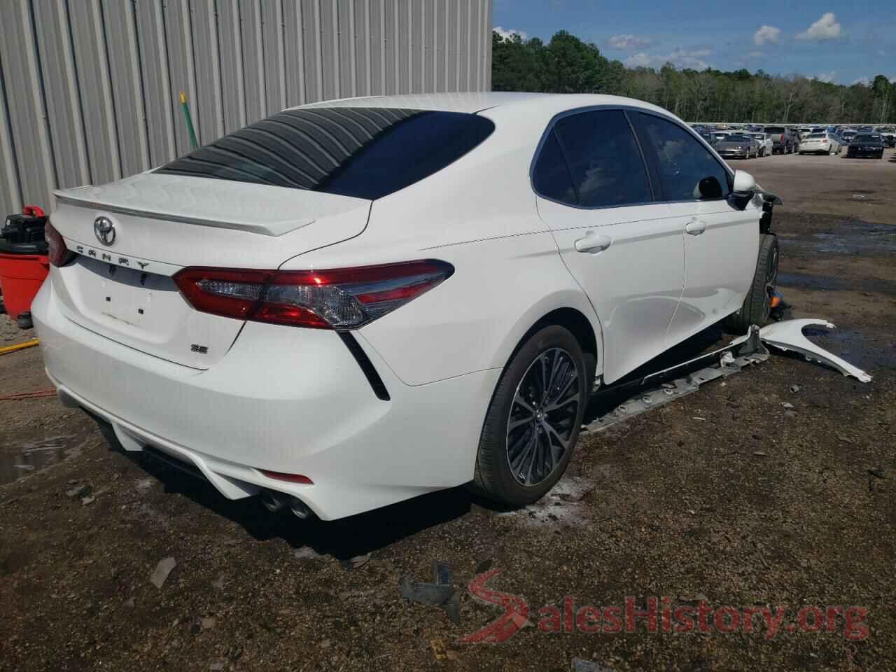 4T1B11HK6JU103995 2018 TOYOTA CAMRY