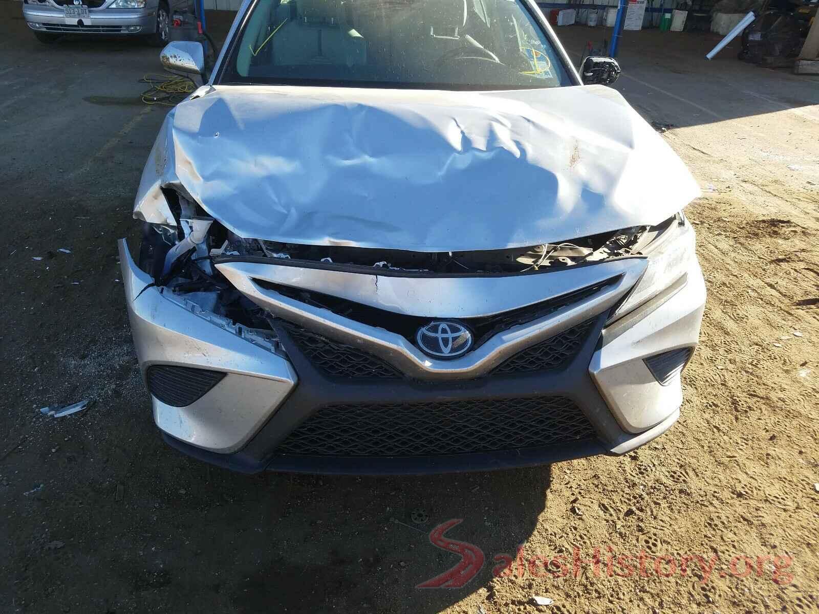 4T1B11HKXJU011840 2018 TOYOTA CAMRY