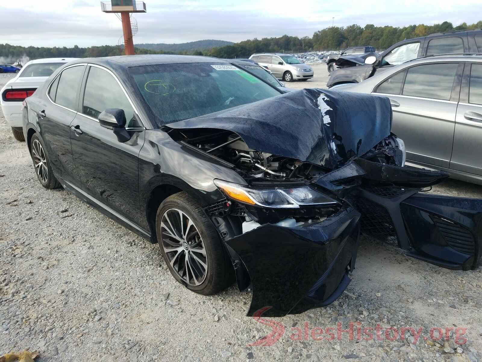 4T1B11HK7JU600795 2018 TOYOTA CAMRY