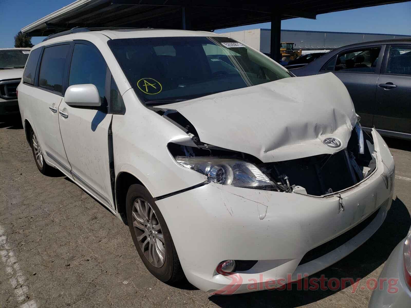 5TDYZ3DC9HS799140 2017 TOYOTA SIENNA