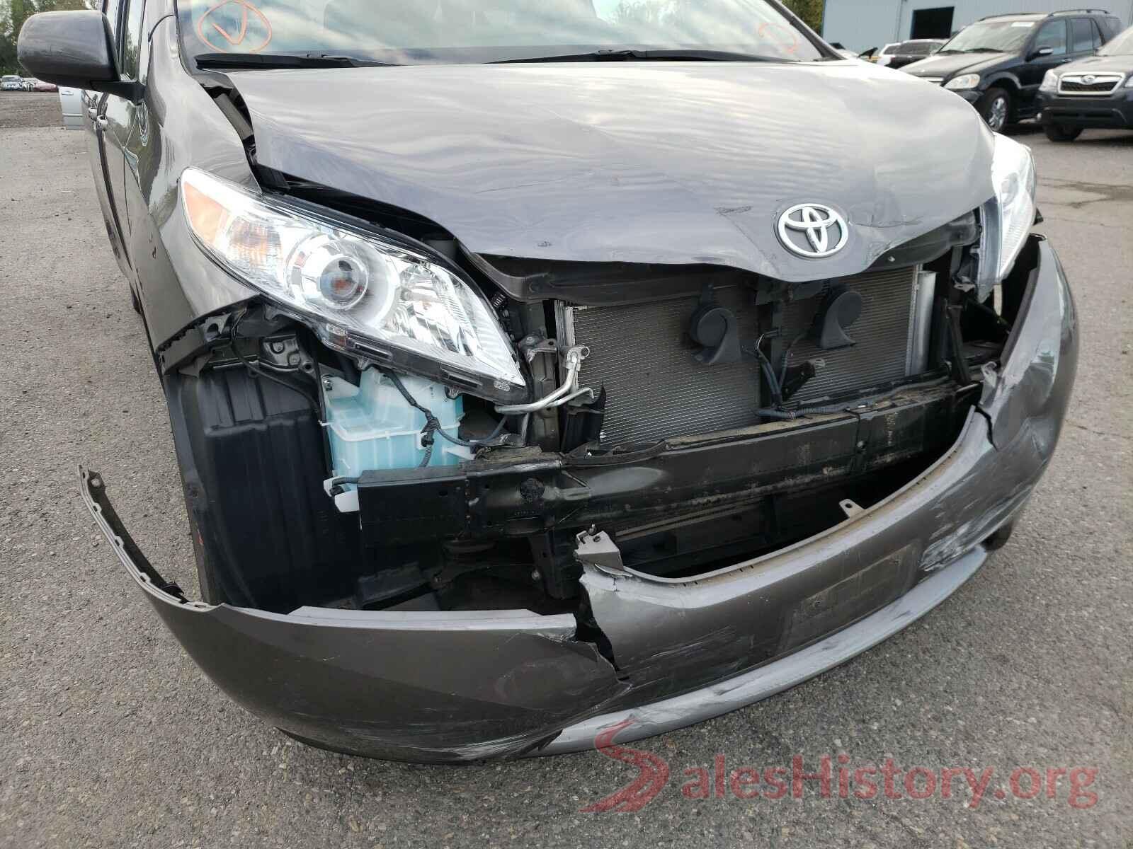 5TDKZ3DC2HS898016 2017 TOYOTA SIENNA