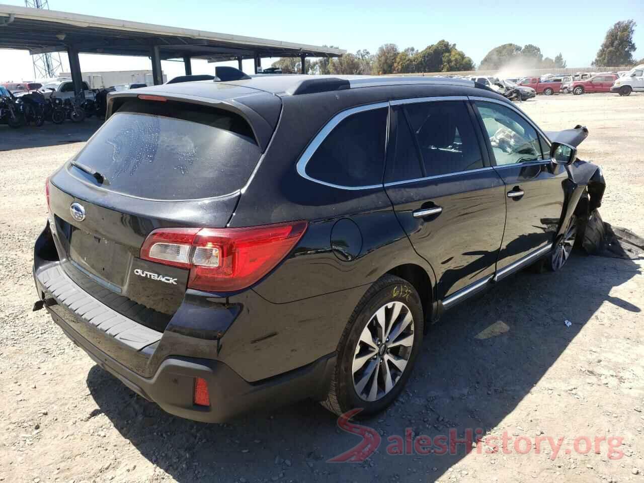 4S4BSATCXJ3333218 2018 SUBARU OUTBACK