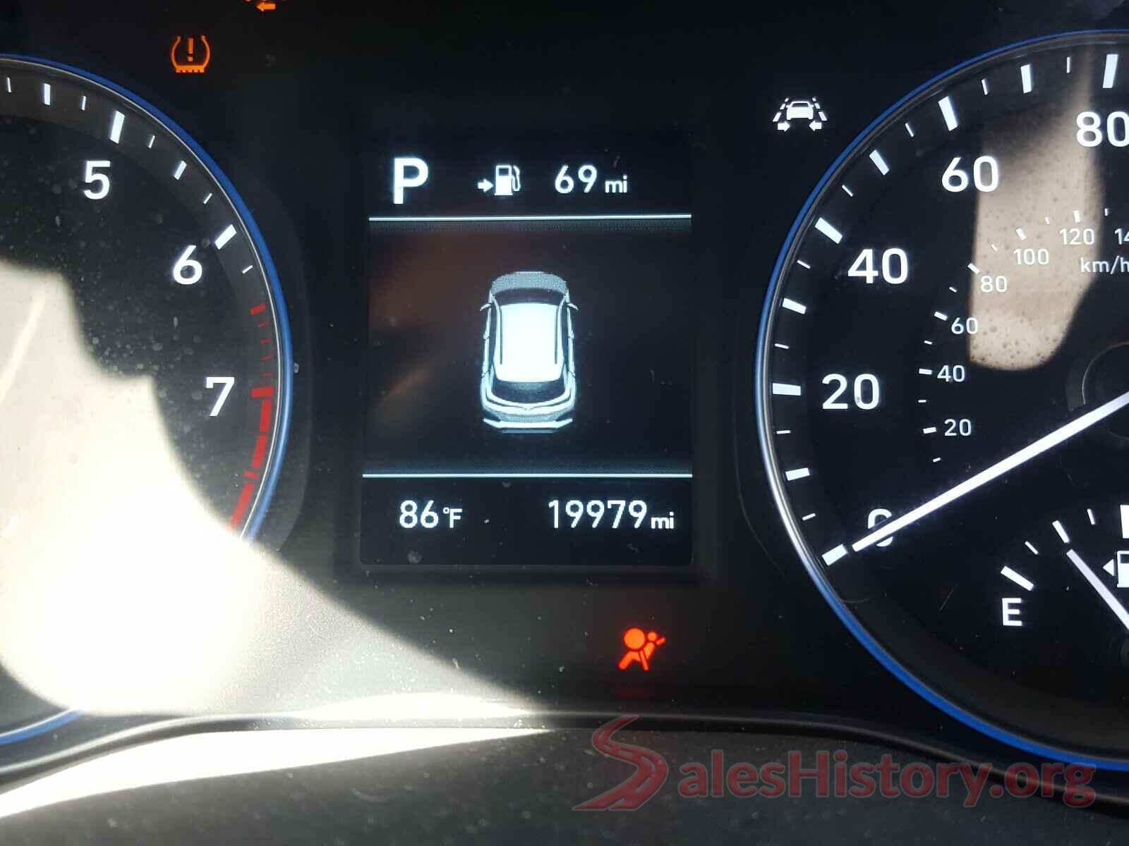 KM8K62AA6JU122233 2018 HYUNDAI KONA