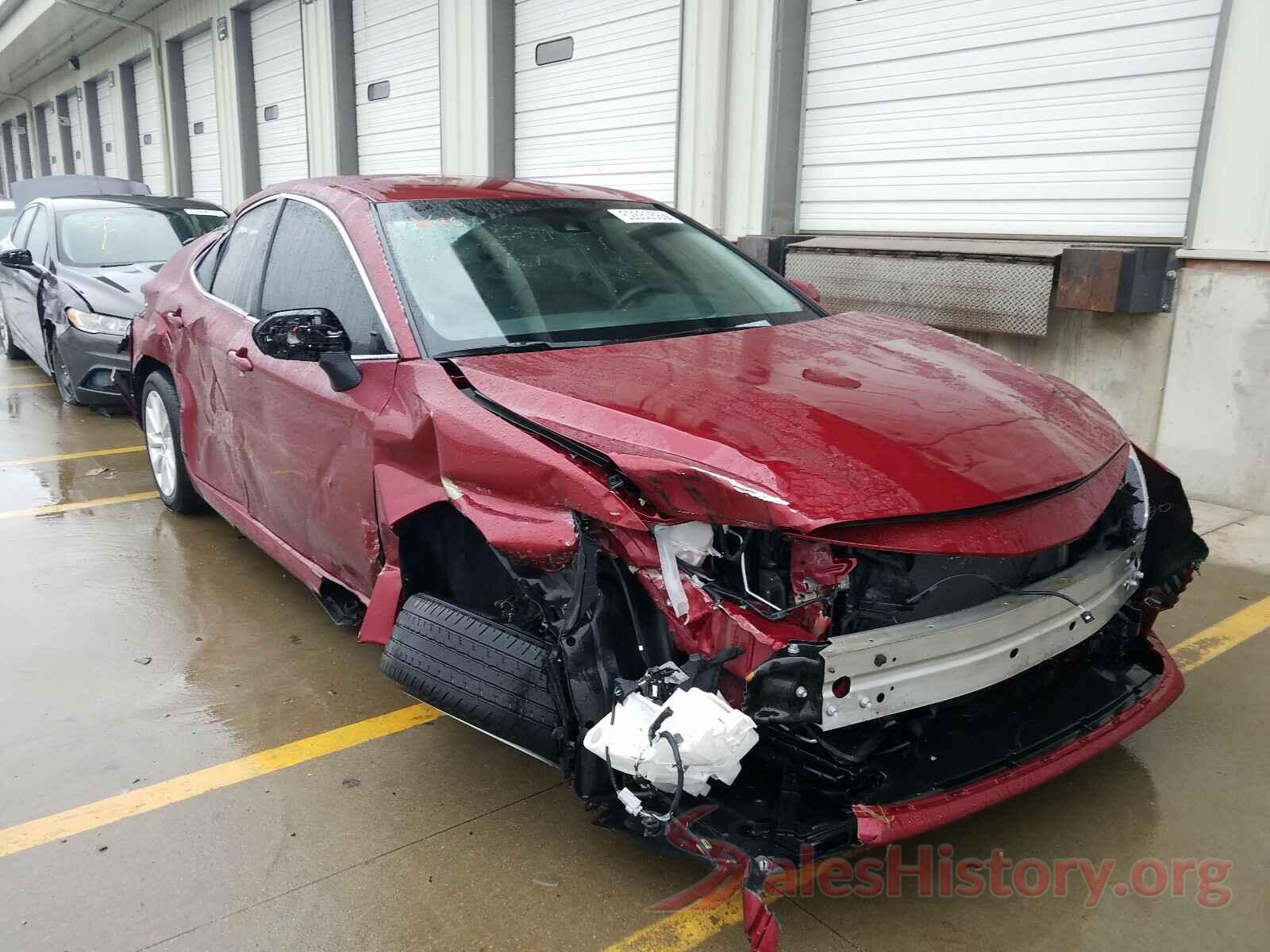 4T1B11HK1JU618371 2018 TOYOTA CAMRY