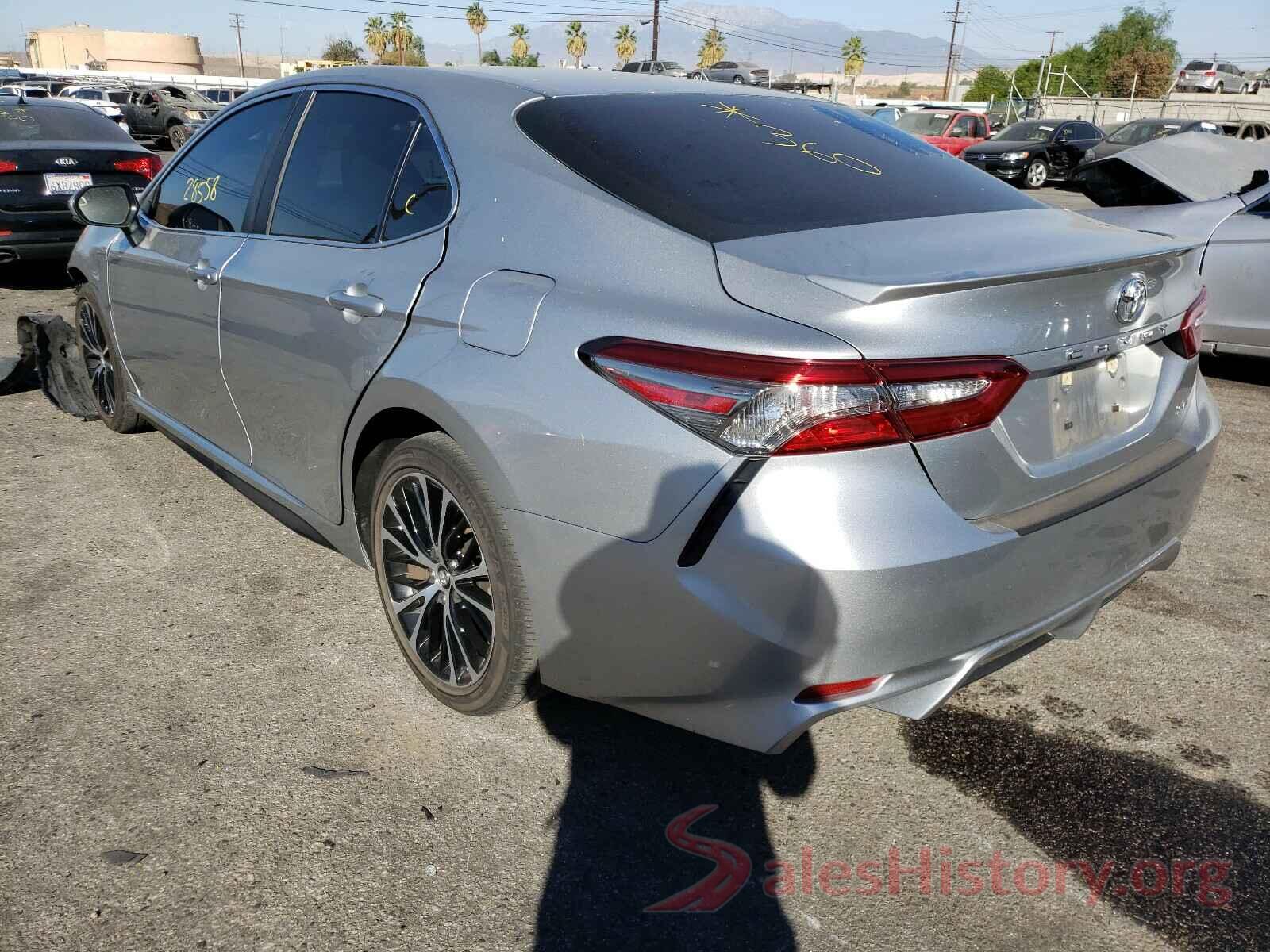 4T1B11HK4JU082368 2018 TOYOTA CAMRY