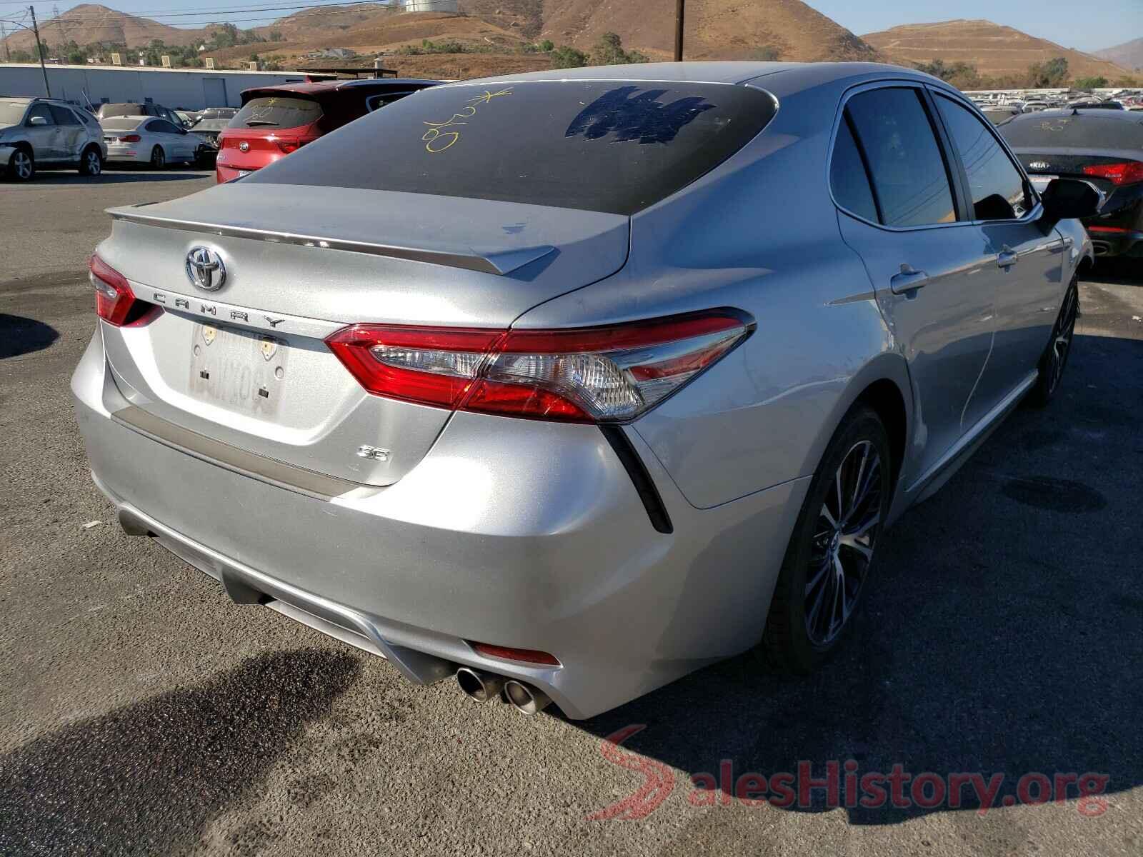 4T1B11HK4JU082368 2018 TOYOTA CAMRY