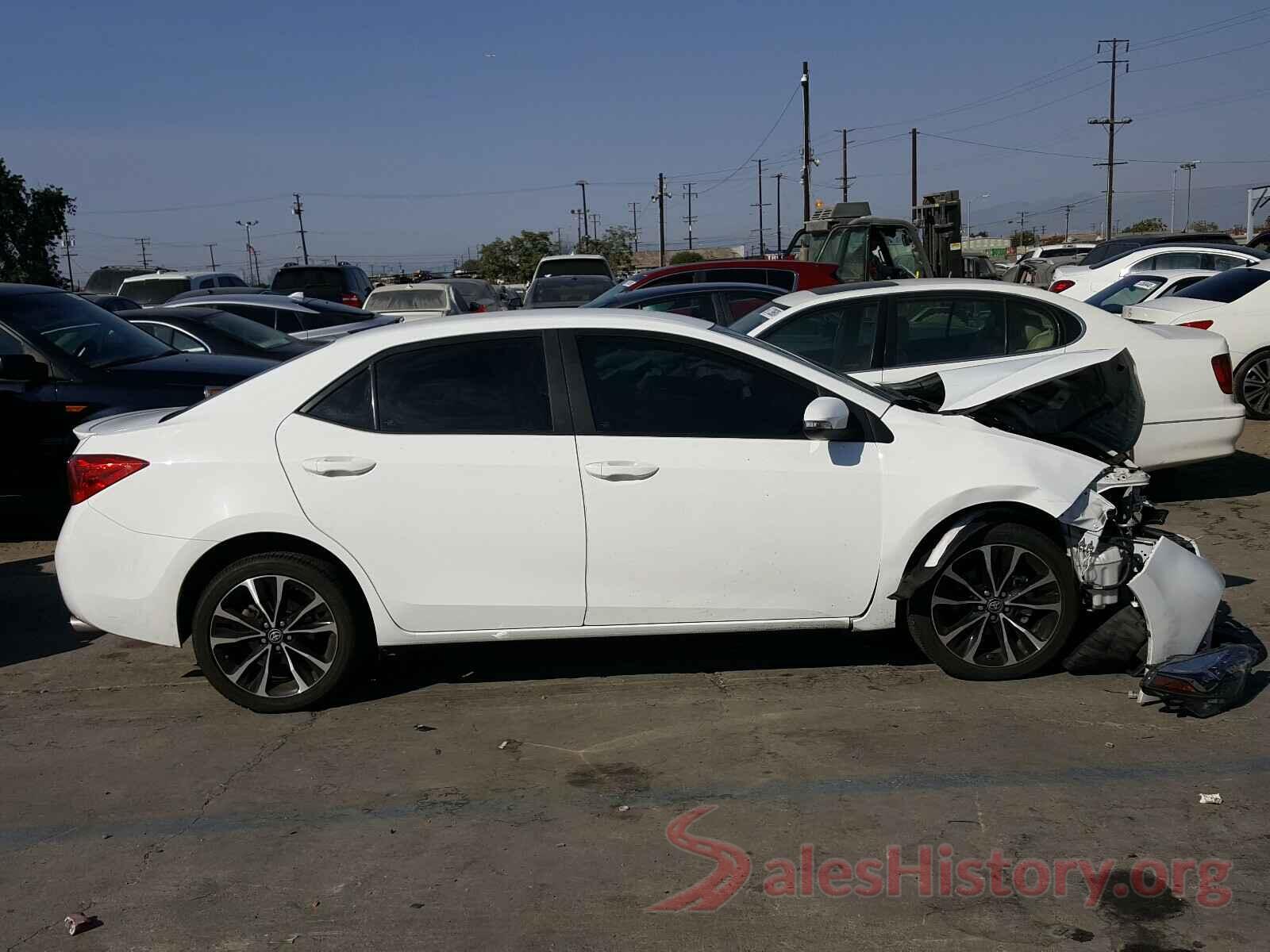 2T1BURHE2JC049757 2018 TOYOTA COROLLA