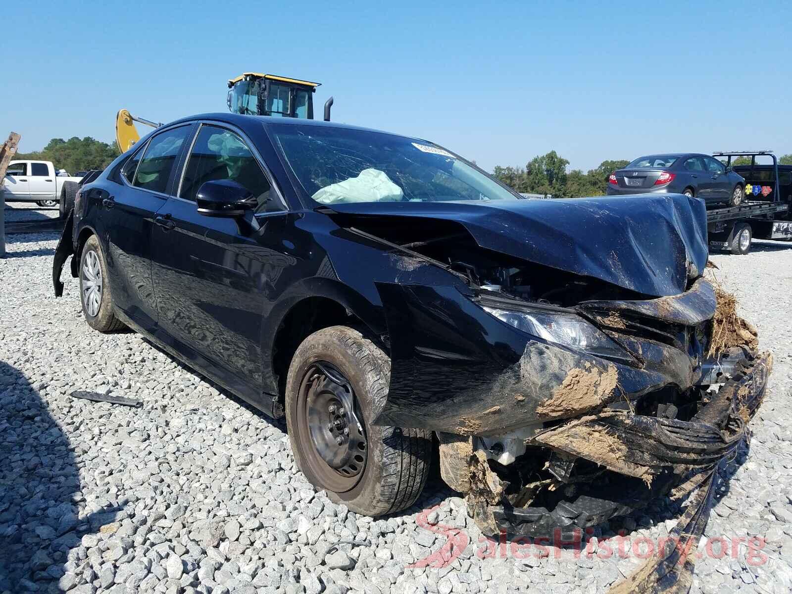 4T1B11HK8JU645471 2018 TOYOTA CAMRY