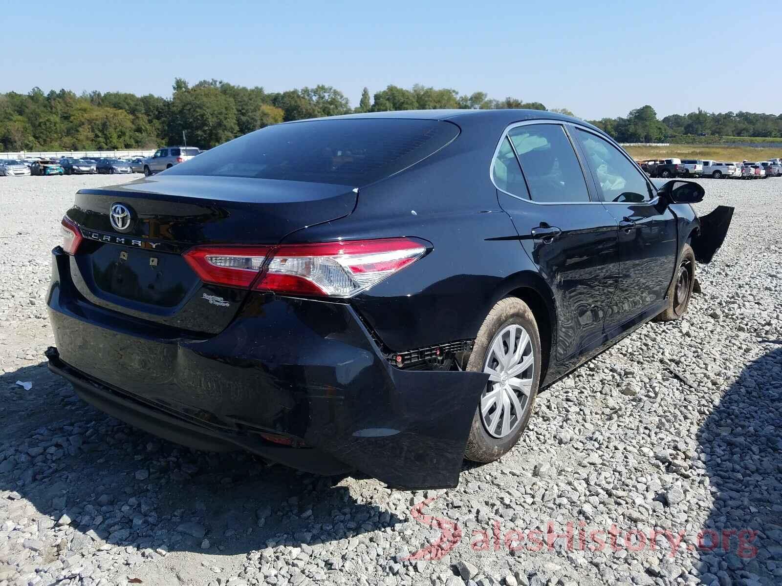 4T1B11HK8JU645471 2018 TOYOTA CAMRY