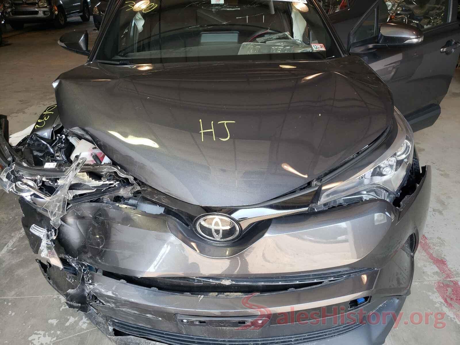 NMTKHMBX6KR071916 2019 TOYOTA C-HR