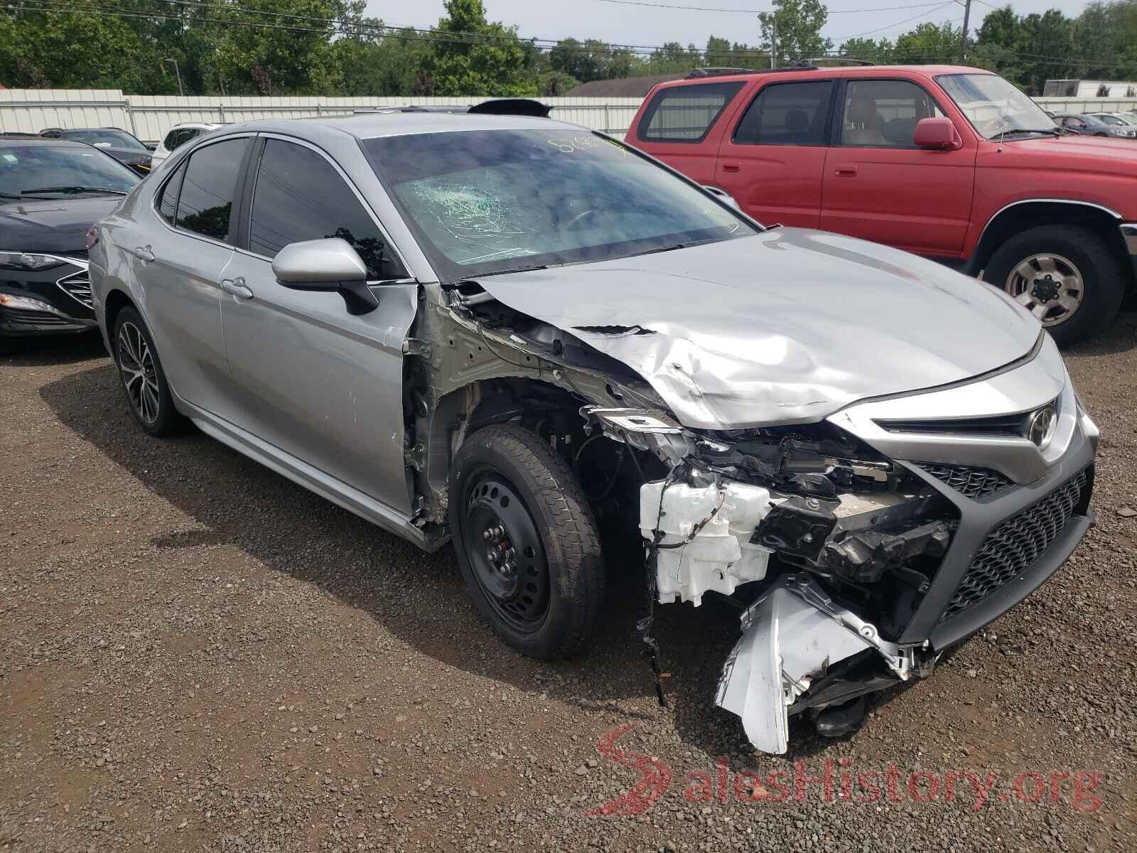 4T1B11HKXJU530127 2018 TOYOTA CAMRY