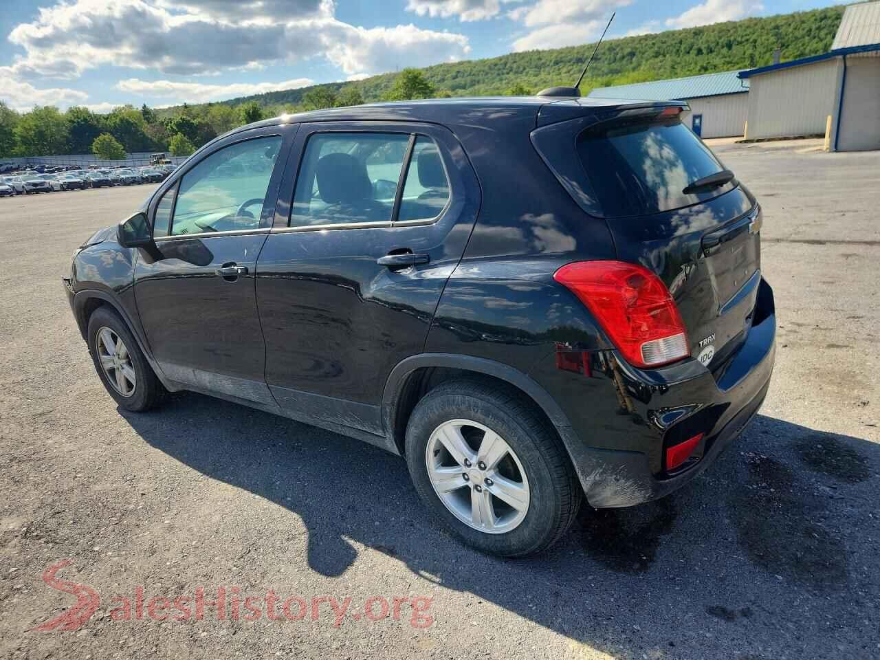 2020 CHEVROLET TRAX VIN KL7CJKSB4LB085161, front view