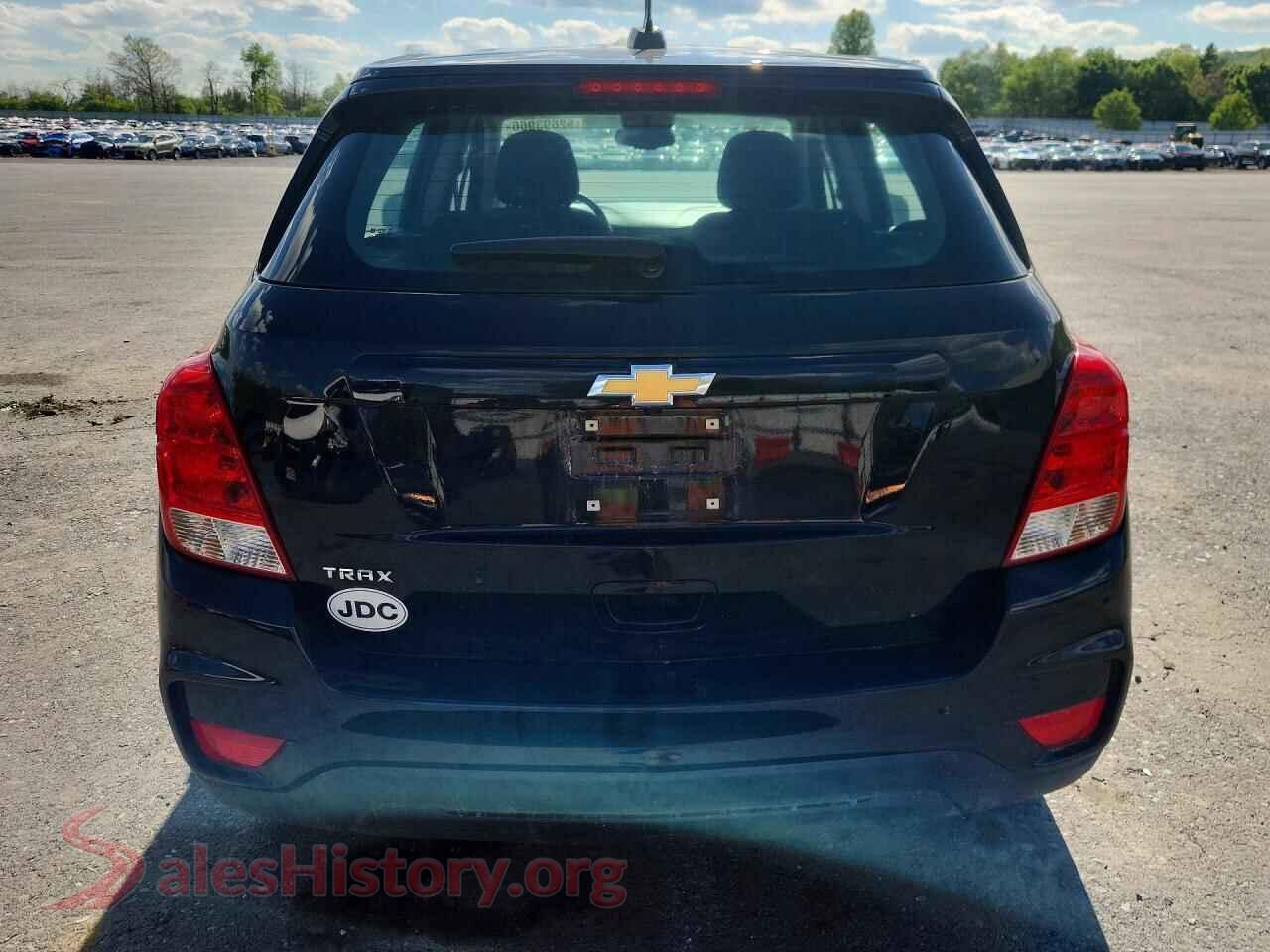 2020 CHEVROLET TRAX VIN KL7CJKSB4LB085161, left side view