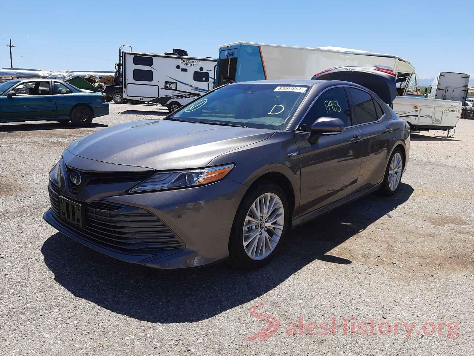 4T1B21HK7JU005264 2018 TOYOTA CAMRY