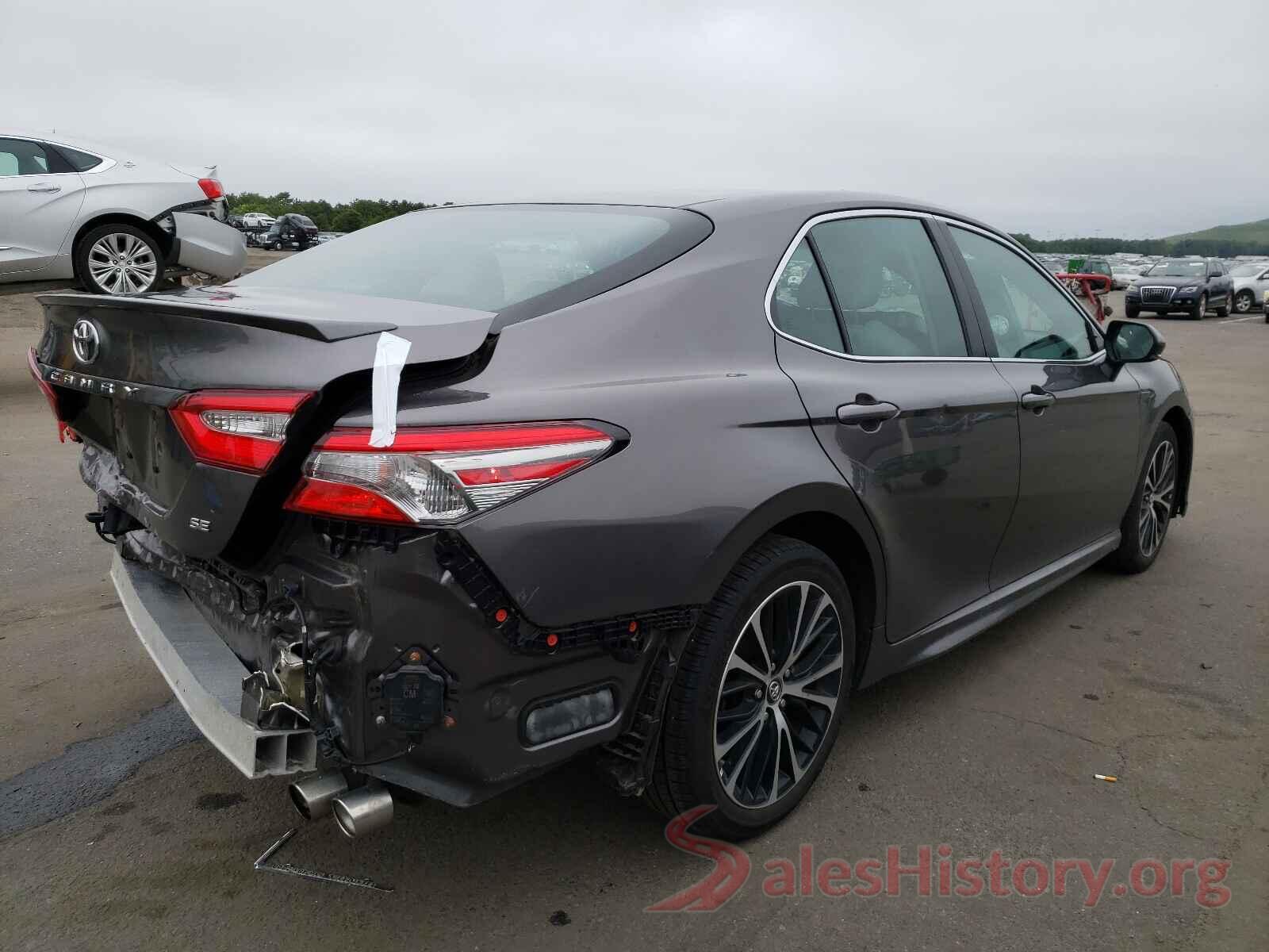 4T1B11HK2JU058571 2018 TOYOTA CAMRY