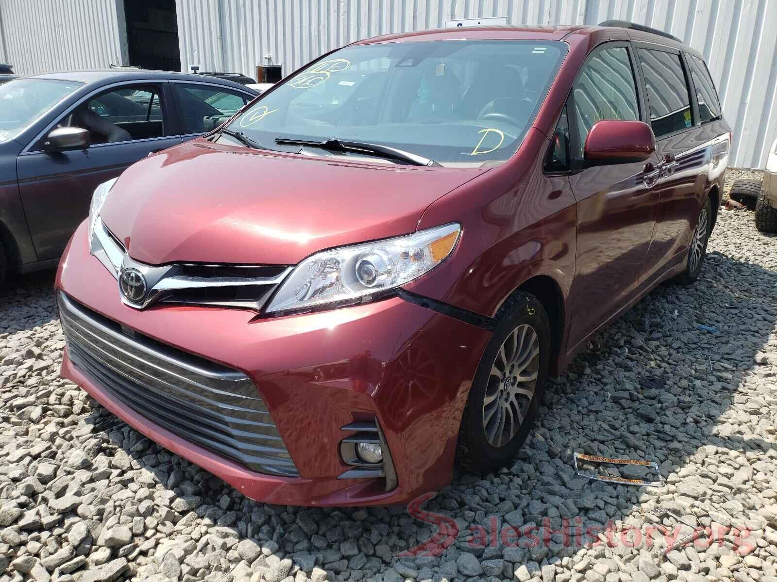 5TDYZ3DC2JS935601 2018 TOYOTA SIENNA