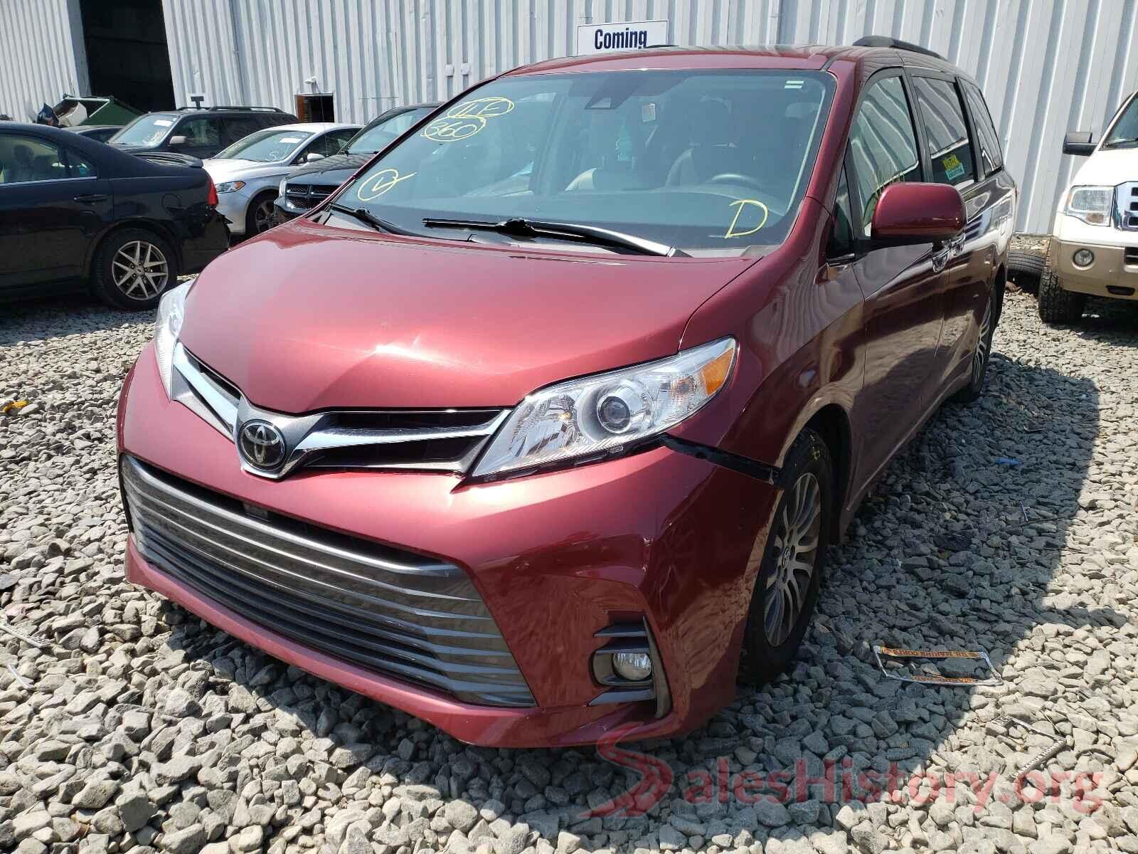 5TDYZ3DC2JS935601 2018 TOYOTA SIENNA