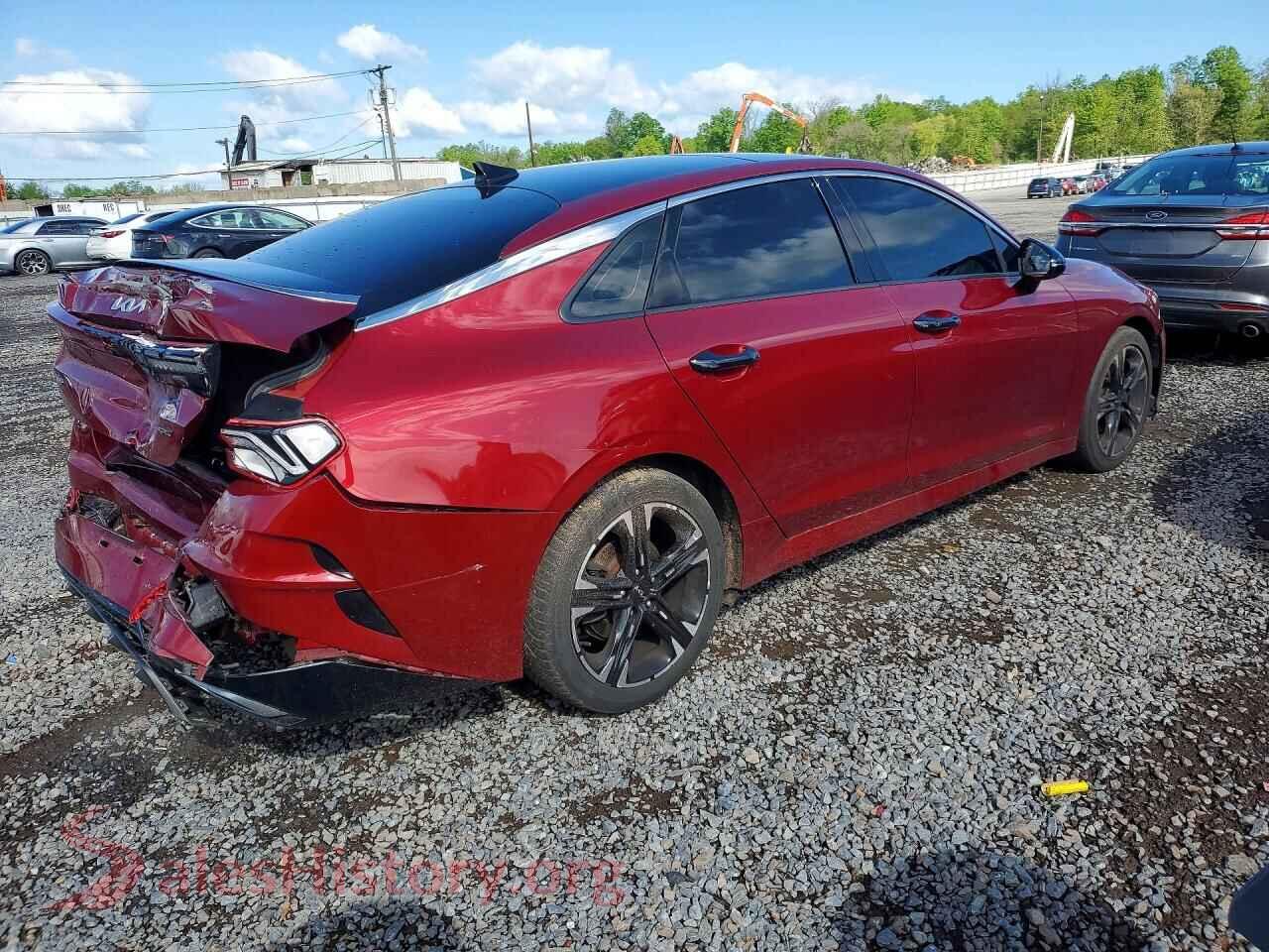 2022 KIA K5 VIN 5XXG64J26NG090698, right side view