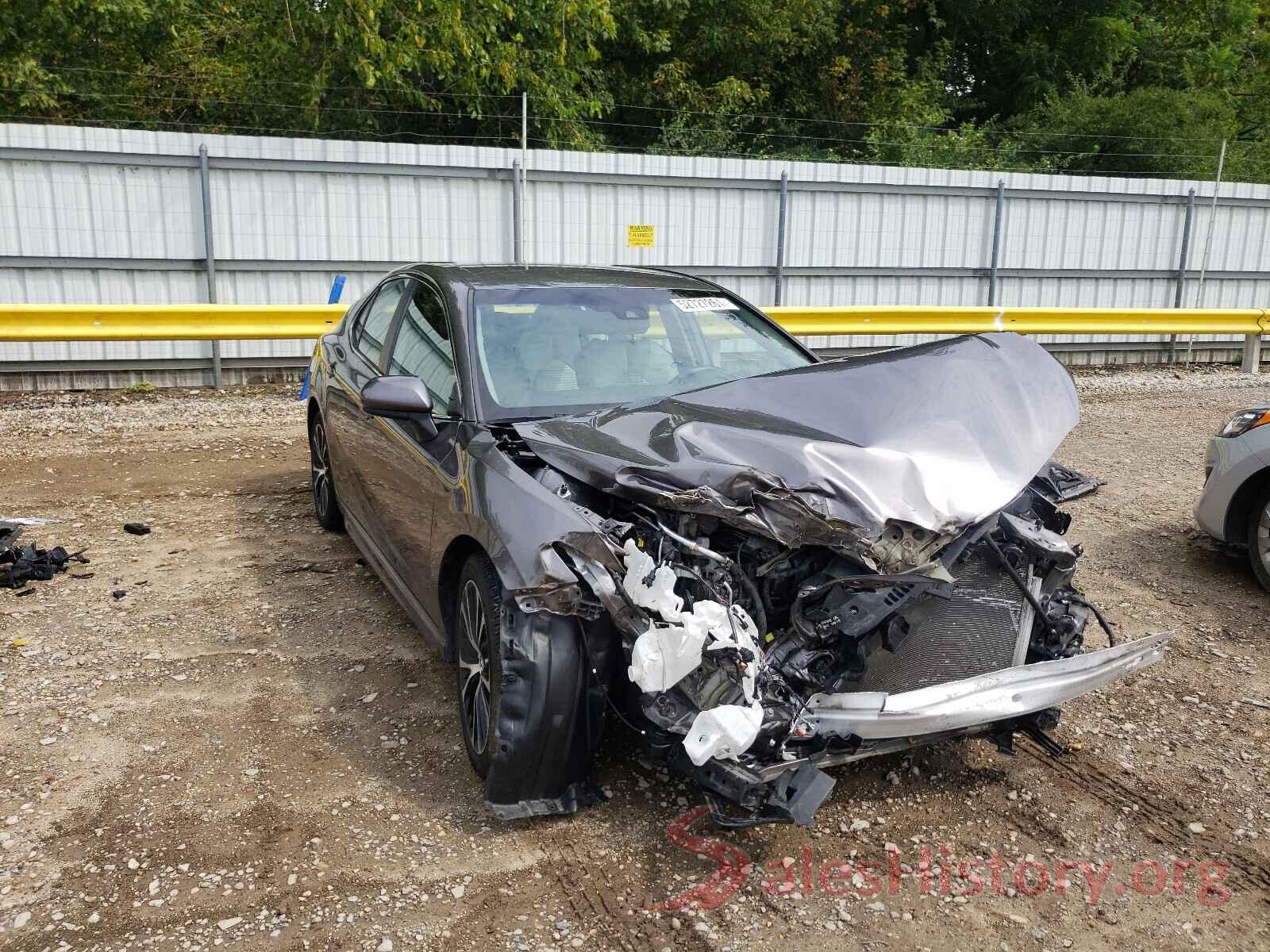 4T1B11HK1JU501714 2018 TOYOTA CAMRY