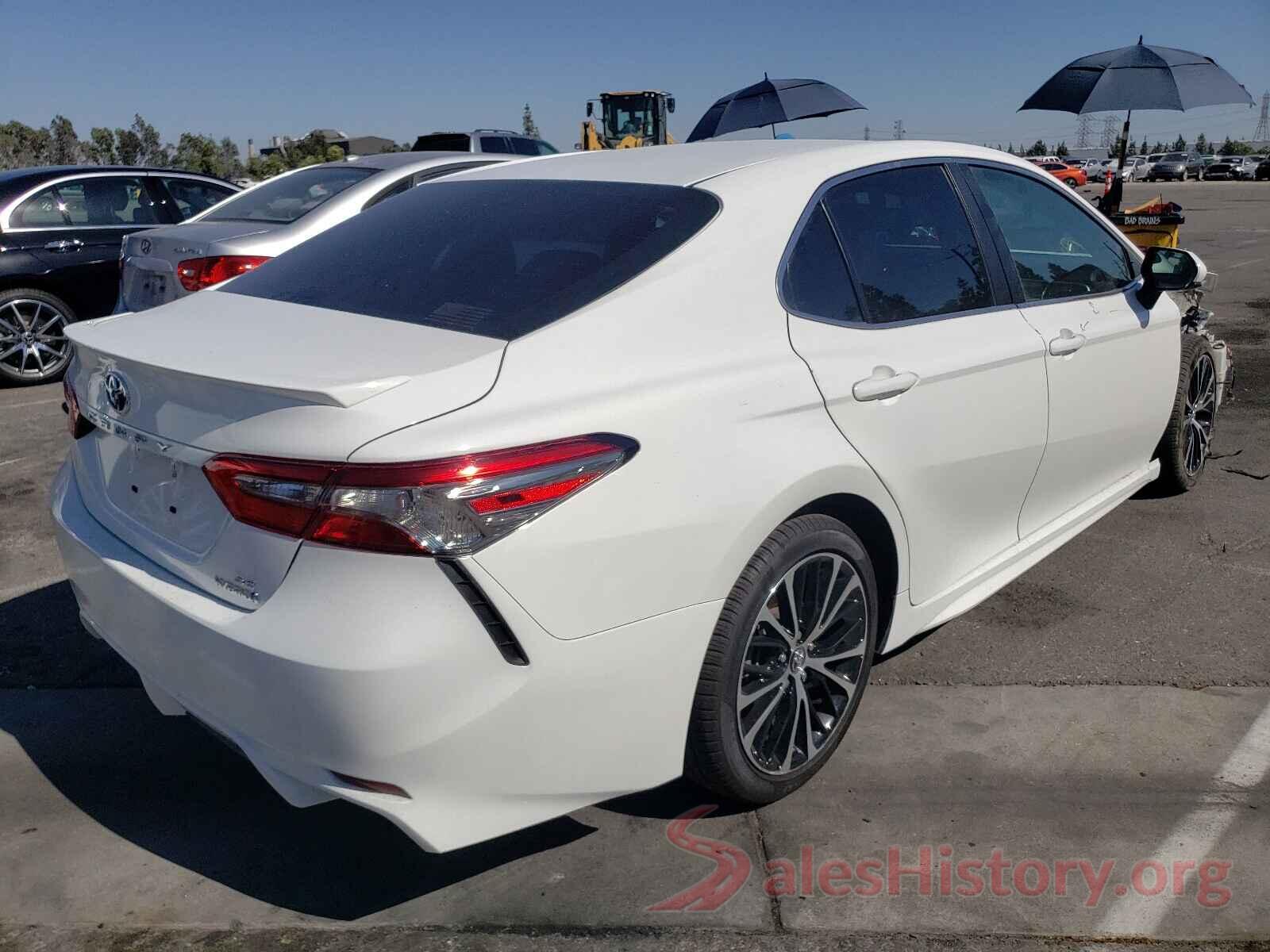 4T1B21HK2JU501931 2018 TOYOTA CAMRY