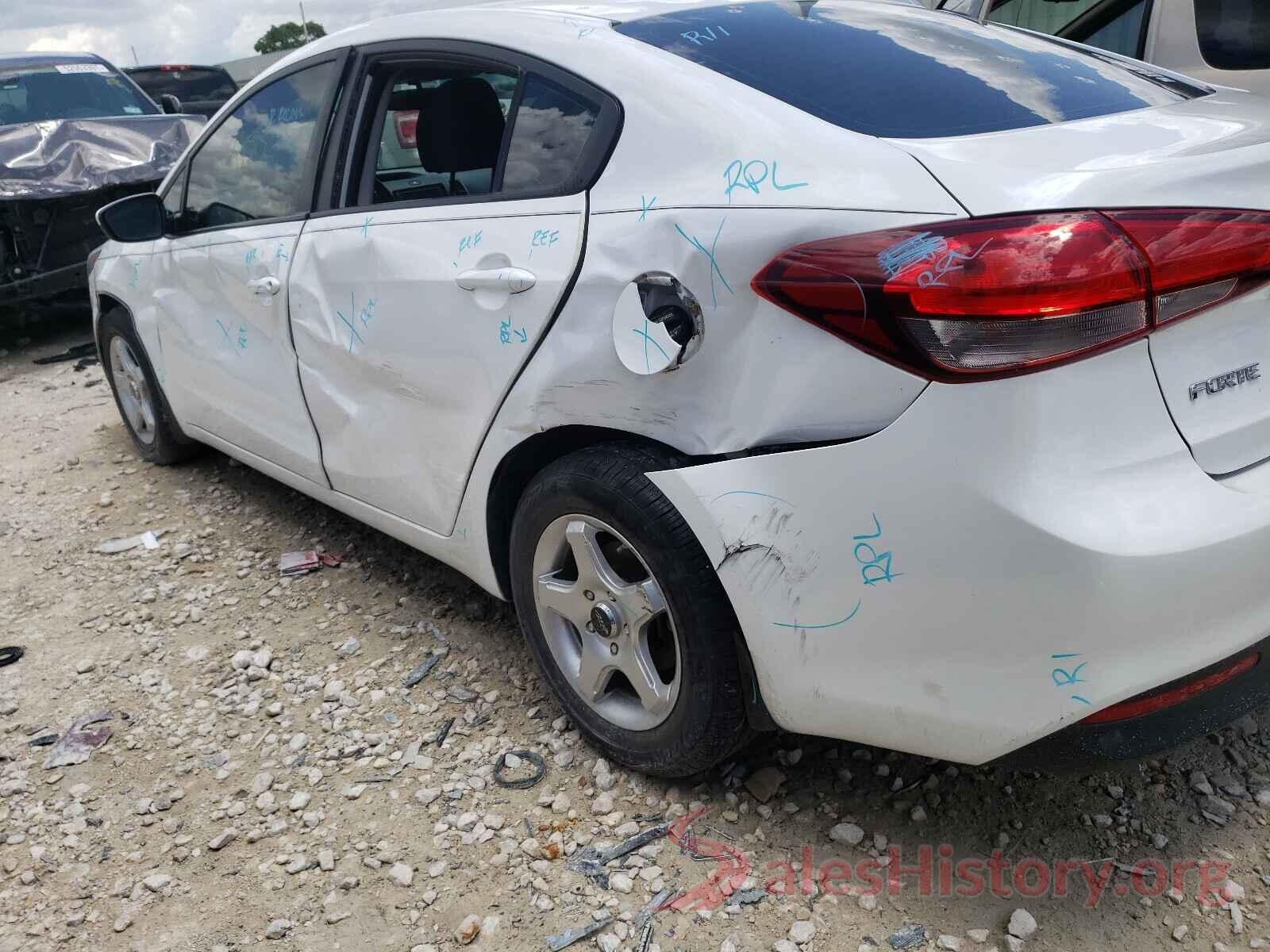 3KPFL4A7XHE075862 2017 KIA FORTE