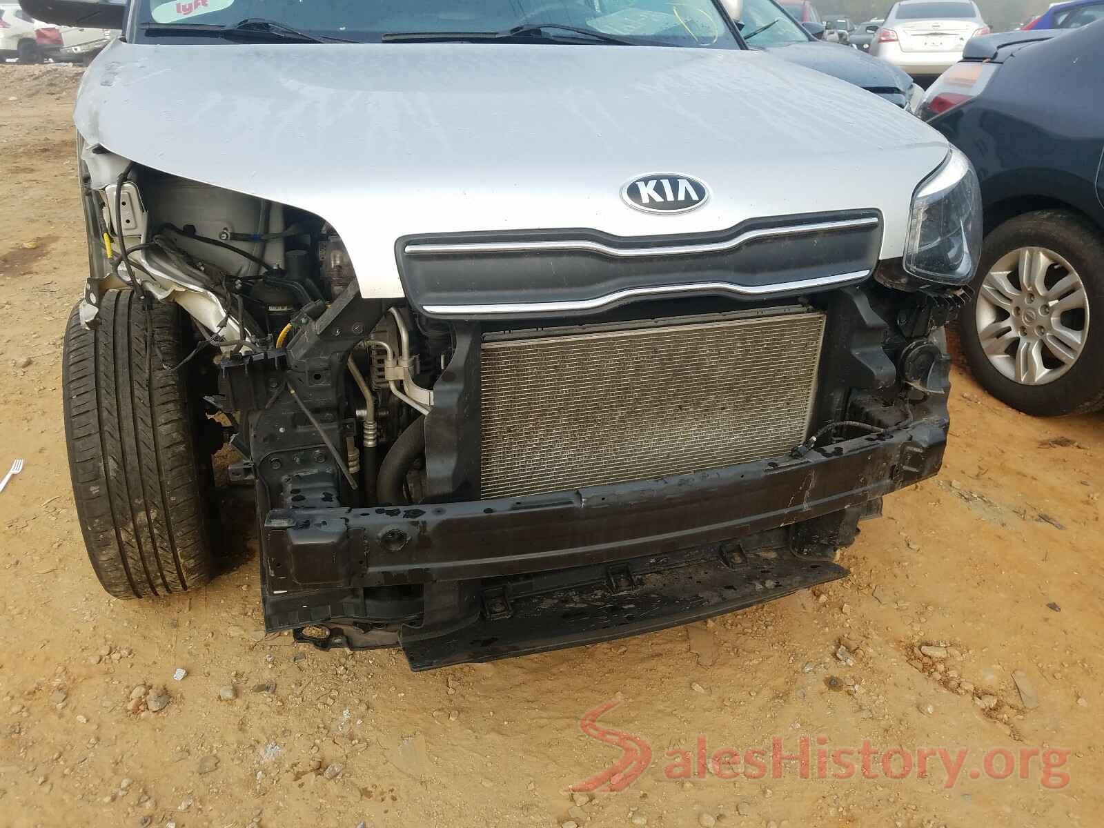 KNDJN2A26J7596774 2018 KIA SOUL