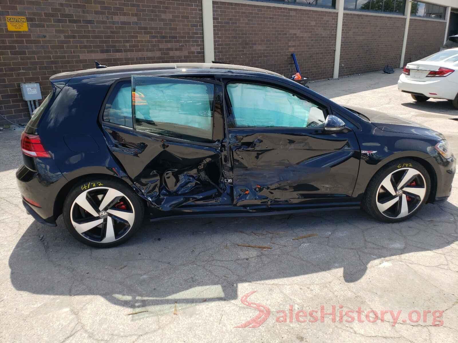 3VW447AU1JM283245 2018 VOLKSWAGEN GTI