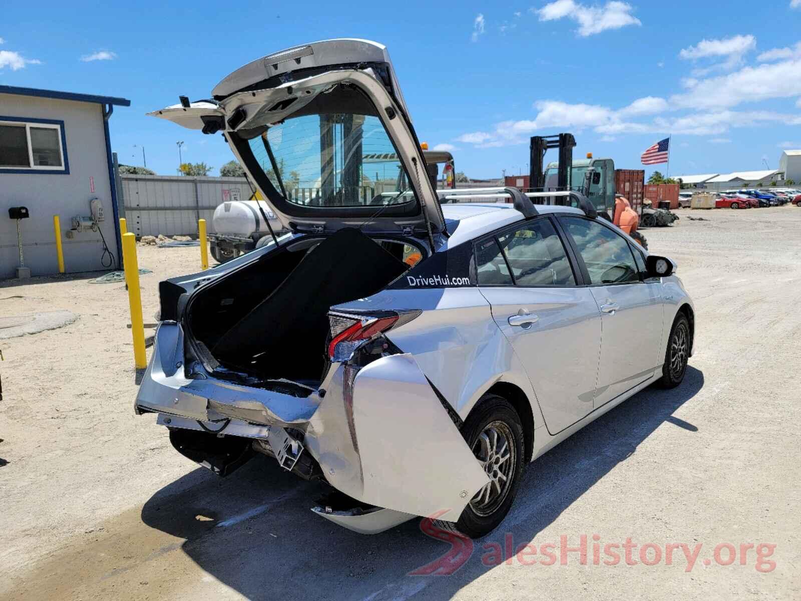 JTDKBRFUXJ3589513 2018 TOYOTA PRIUS