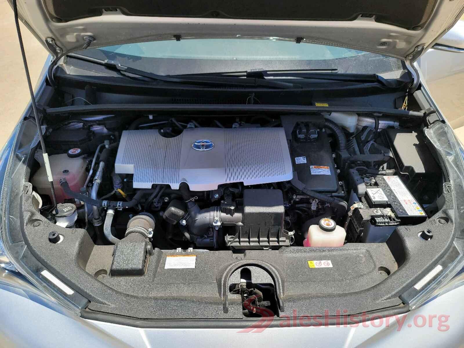 JTDKBRFUXJ3589513 2018 TOYOTA PRIUS