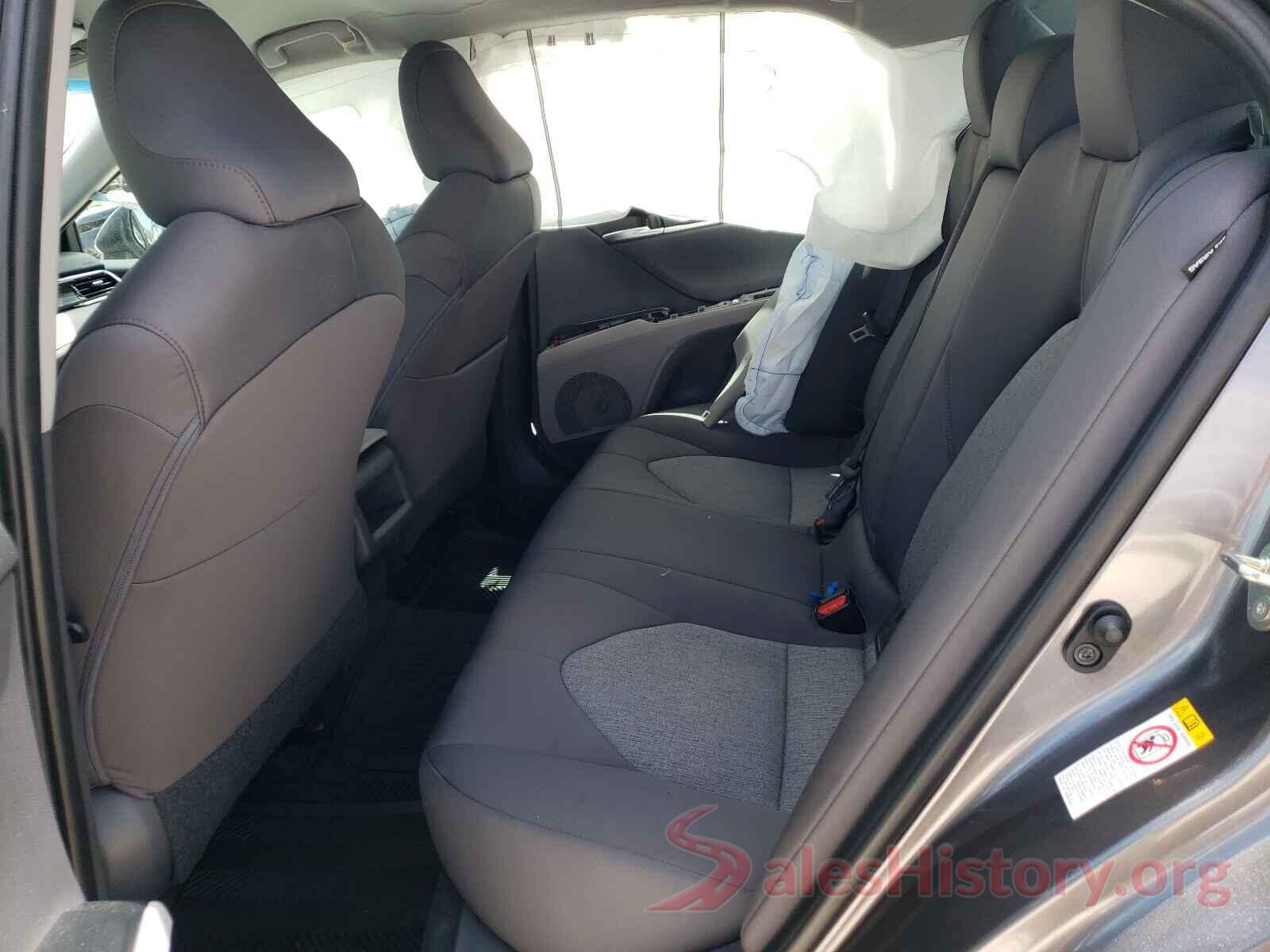 4T1B11HKXJU154609 2018 TOYOTA CAMRY