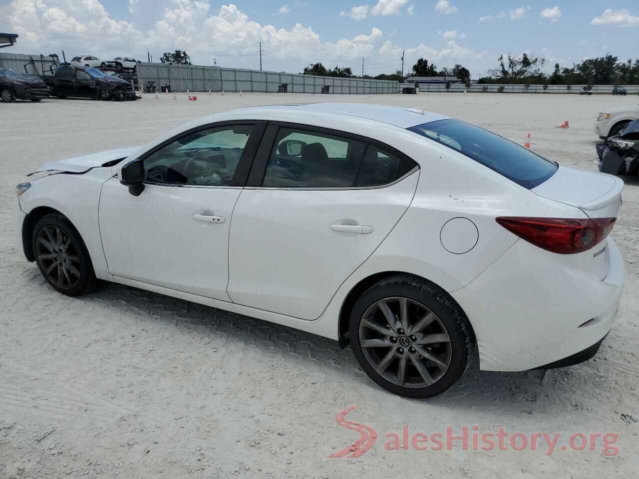 3MZBN1V31JM223632 2018 MAZDA 3