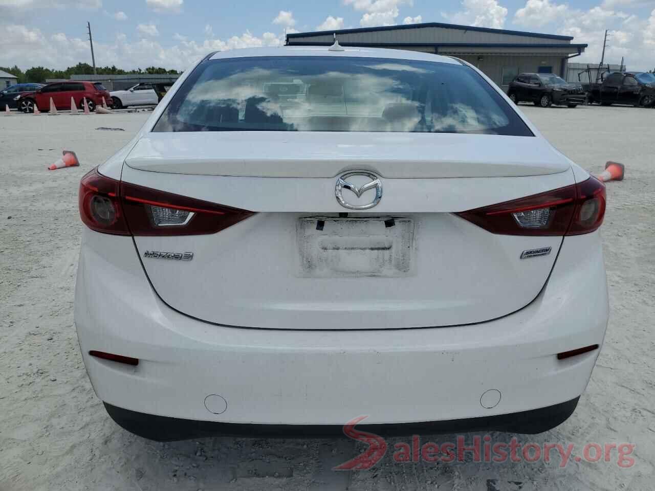 3MZBN1V31JM223632 2018 MAZDA 3