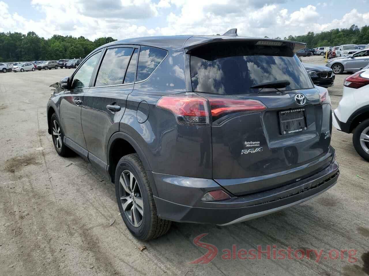 2T3RFREV1JW814590 2018 TOYOTA RAV4