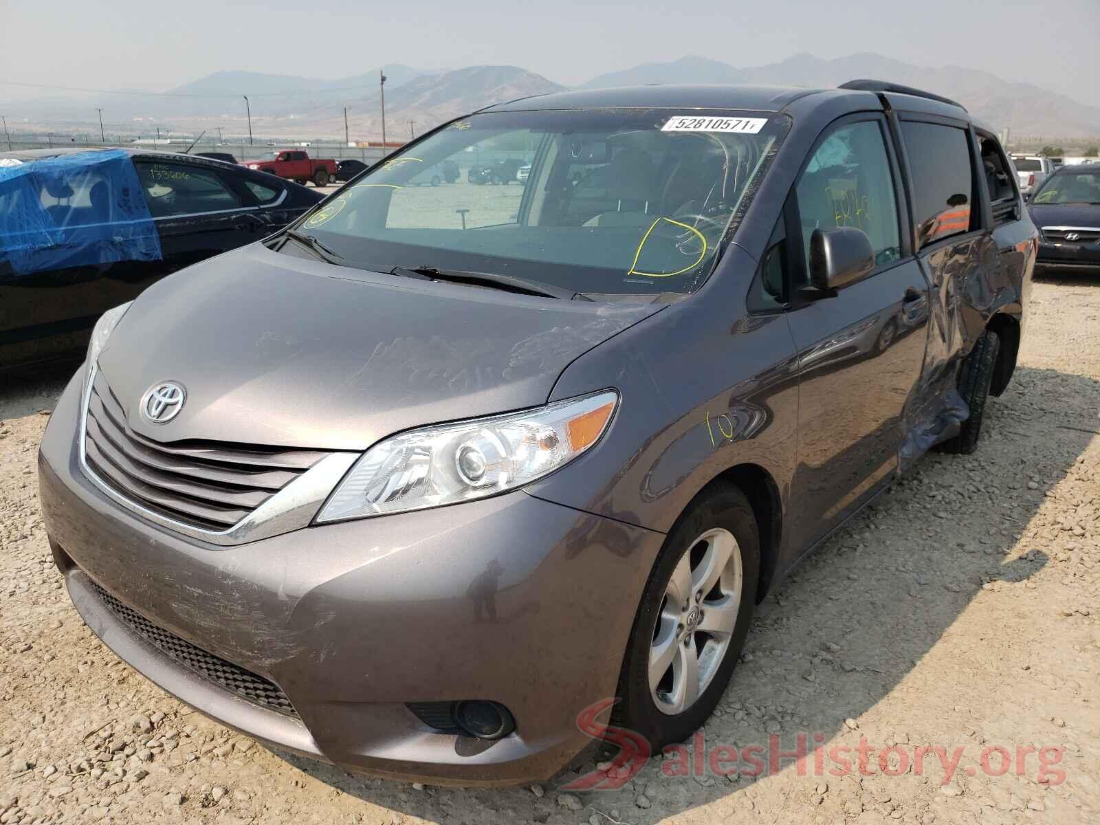 5TDKZ3DCXHS865412 2017 TOYOTA SIENNA