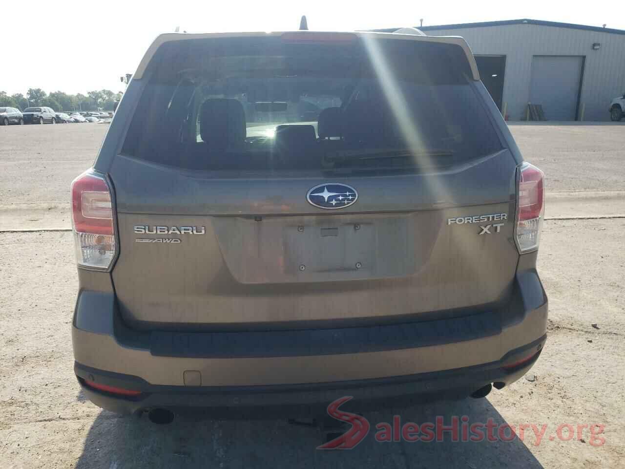 JF2SJGWC8JH546016 2018 SUBARU FORESTER