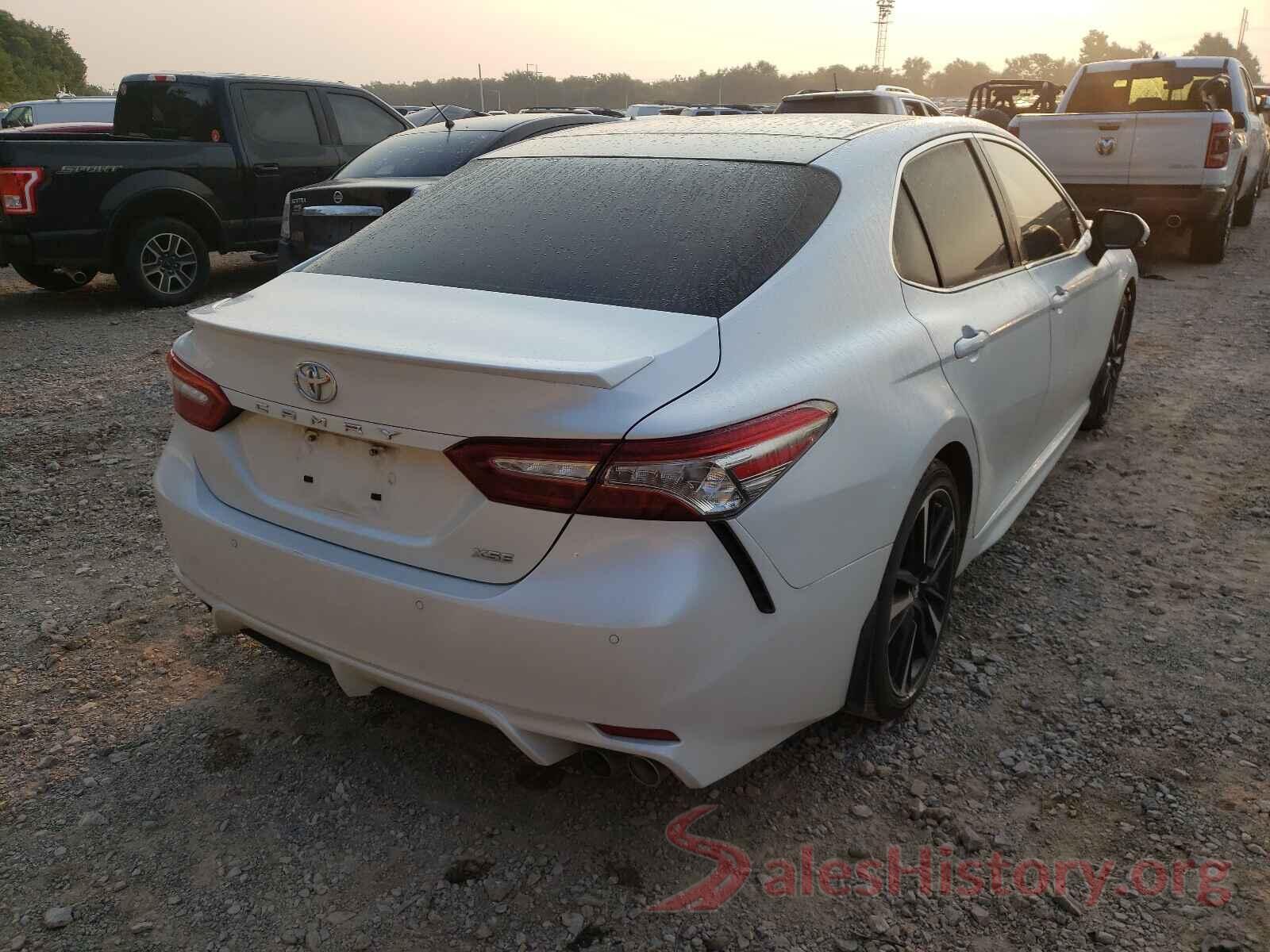 4T1B61HK3JU126054 2018 TOYOTA CAMRY