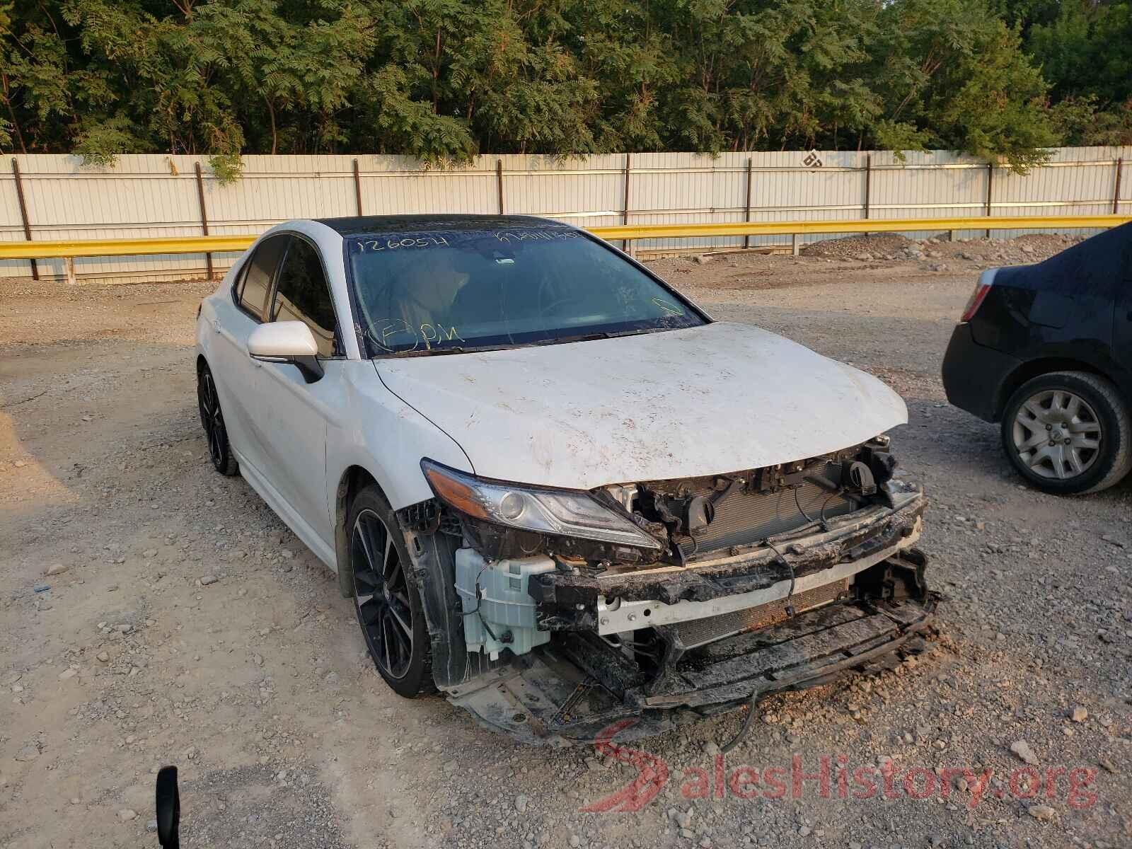 4T1B61HK3JU126054 2018 TOYOTA CAMRY