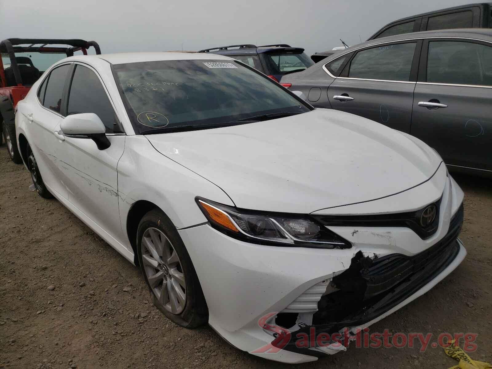 4T1B11HK7JU571671 2018 TOYOTA CAMRY