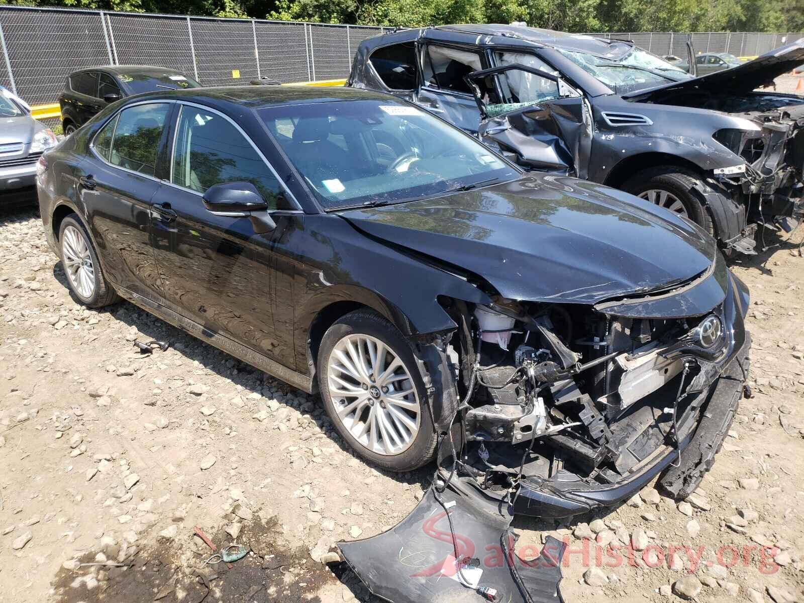 4T1B11HK1JU037940 2018 TOYOTA CAMRY