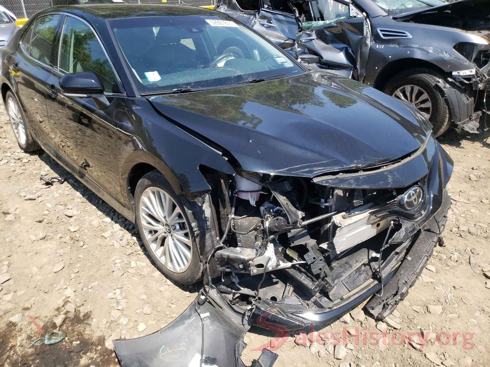 4T1B11HK1JU037940 2018 TOYOTA CAMRY