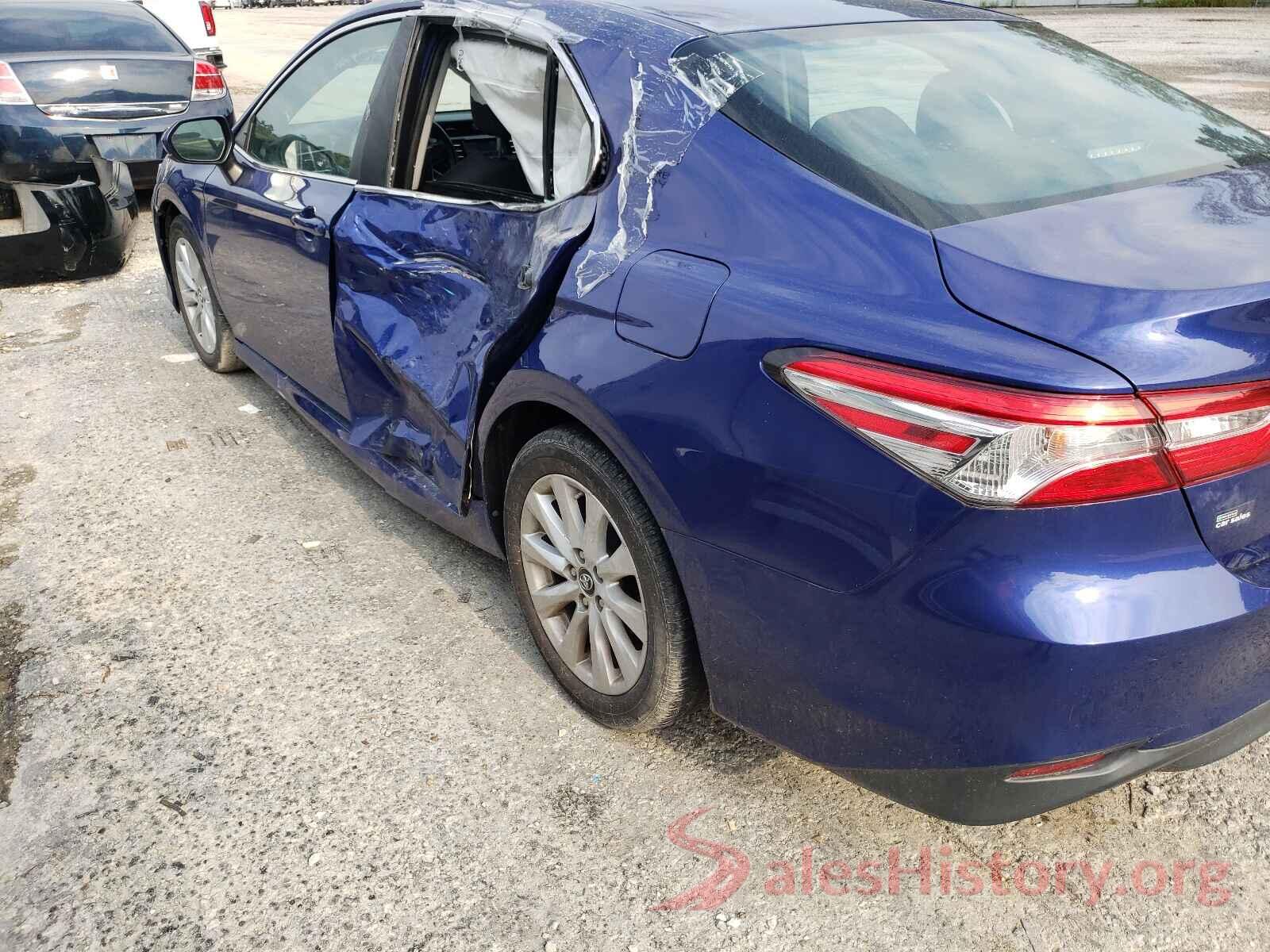 4T1B11HKXJU602069 2018 TOYOTA CAMRY