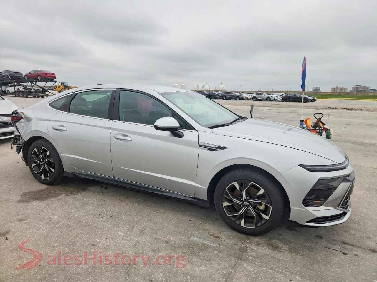 2025 HYUNDAI SONATA VIN KMHL64JA1SA462165, rear 3/4 view