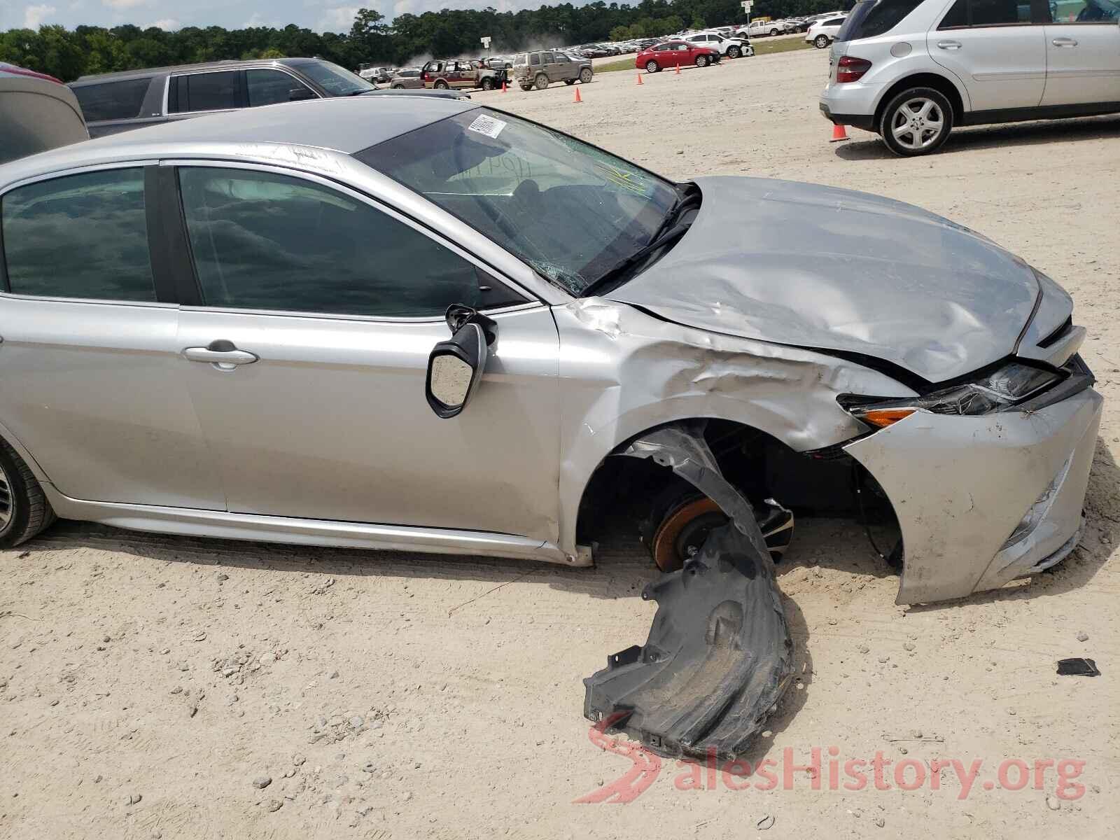 4T1B11HK4JU540782 2018 TOYOTA CAMRY