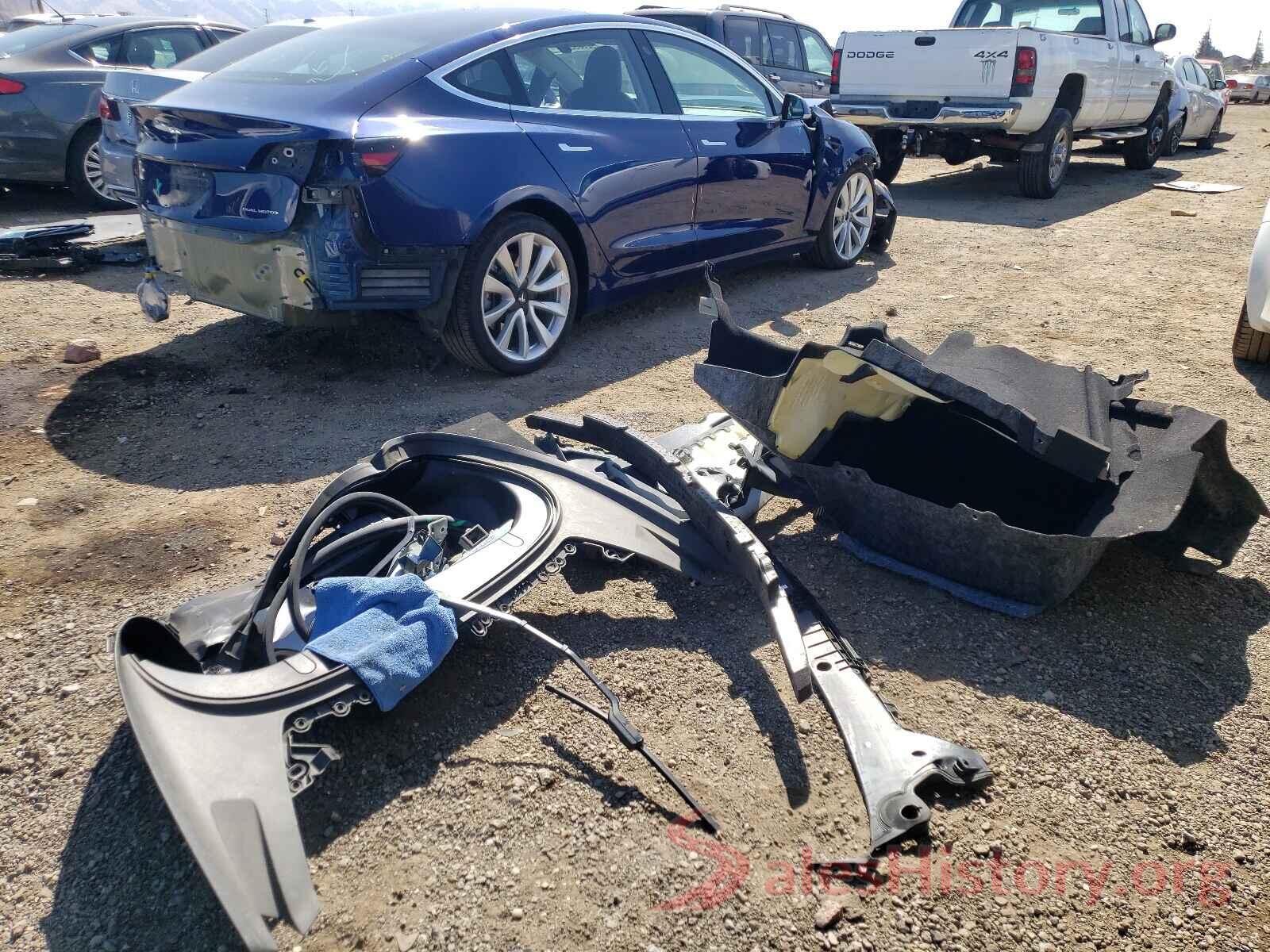 5YJ3E1EB3JF146586 2018 TESLA MODEL 3