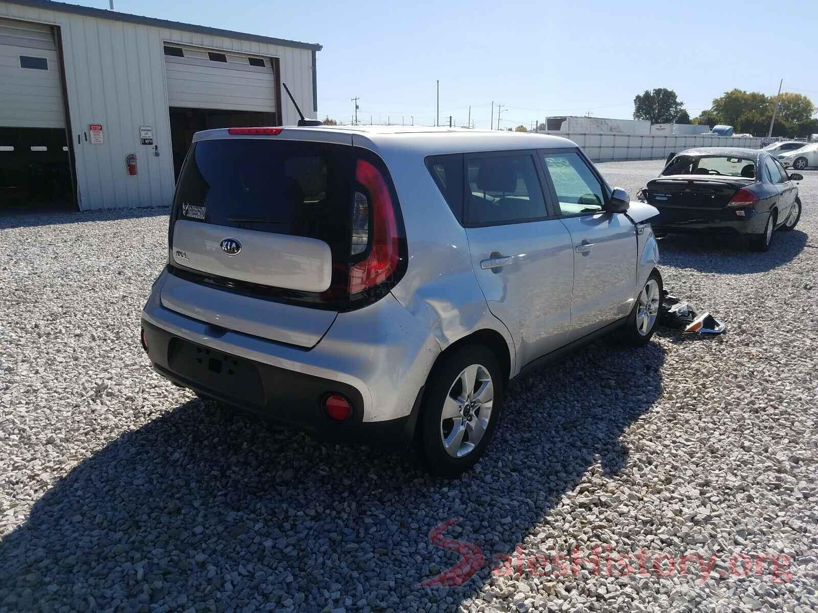 KNDJN2A20J7563558 2018 KIA SOUL